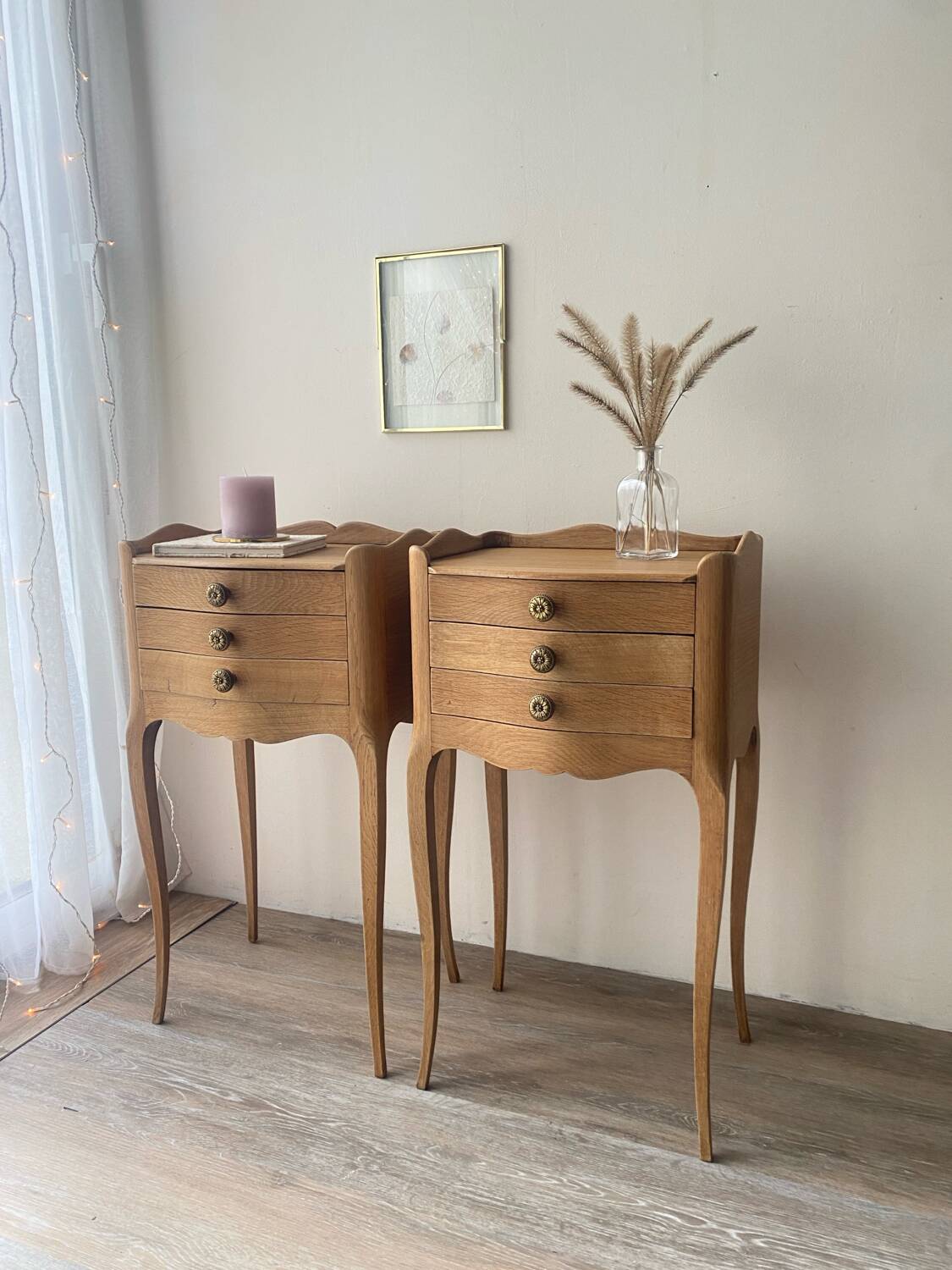 Paire de chevets en chêne - style Louis XV rustique- bois blond brut