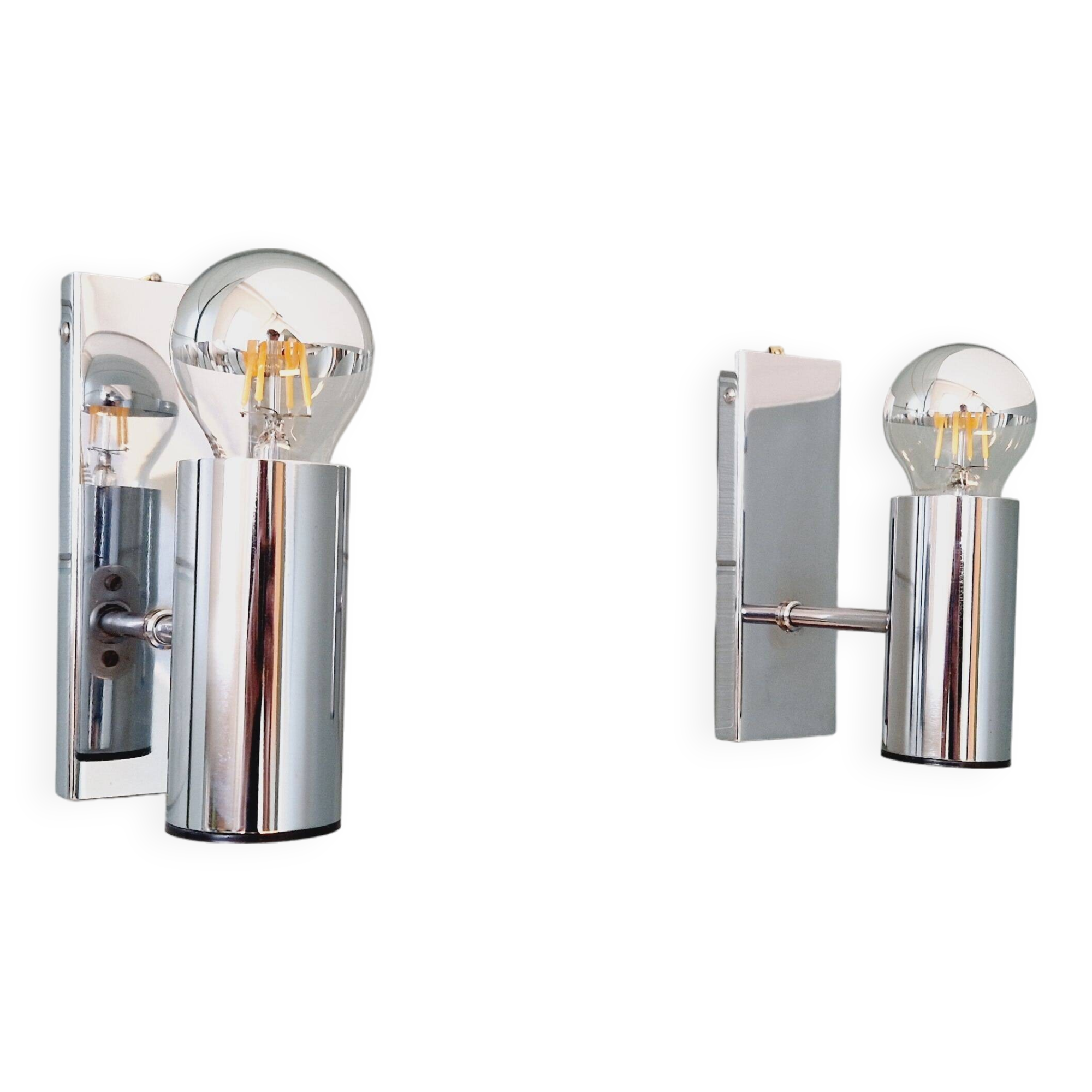 Pair of tubular chrome-plated metal wall sconces, 1970s