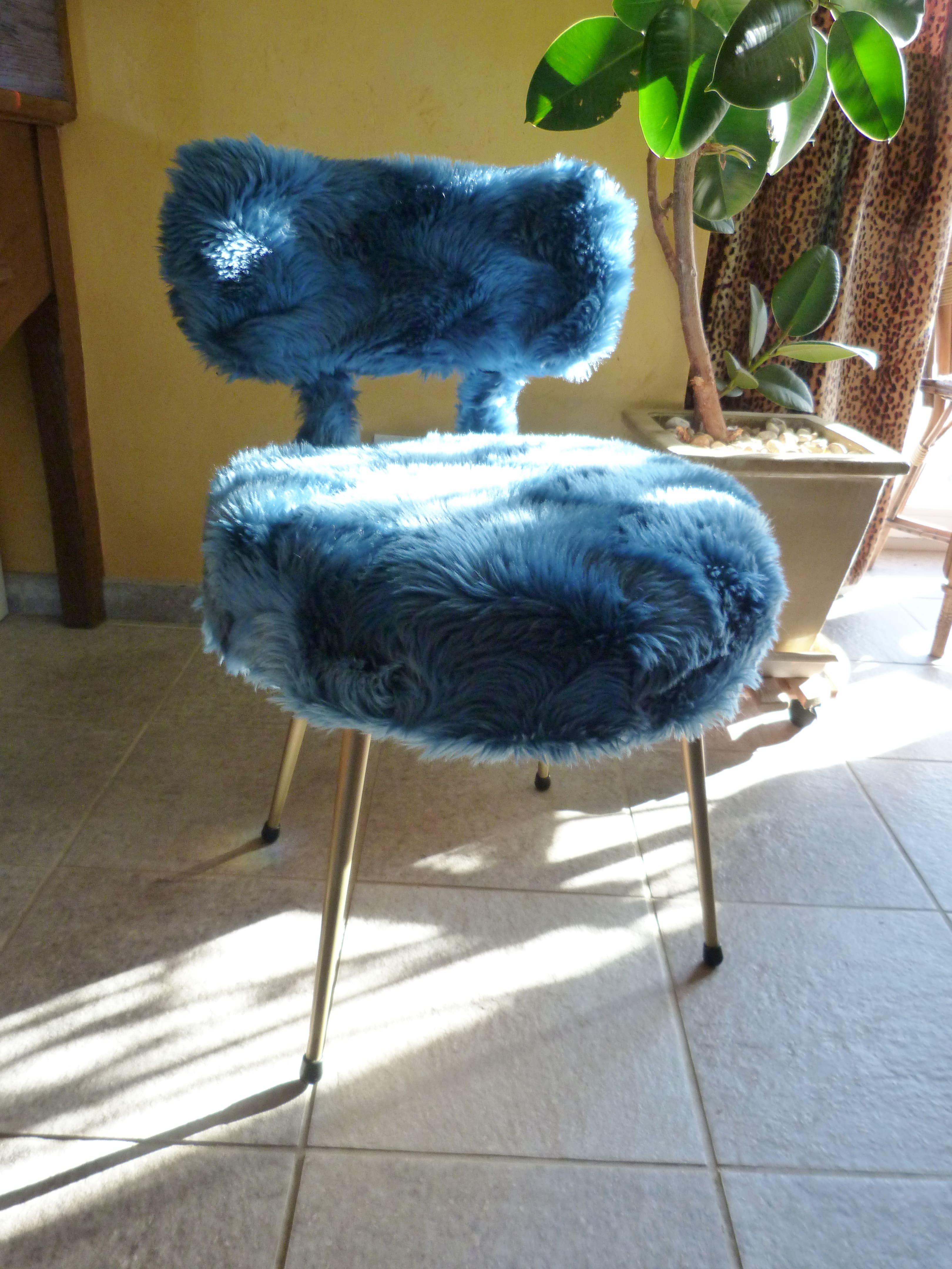 Paire de chaises moumoute bleu canard