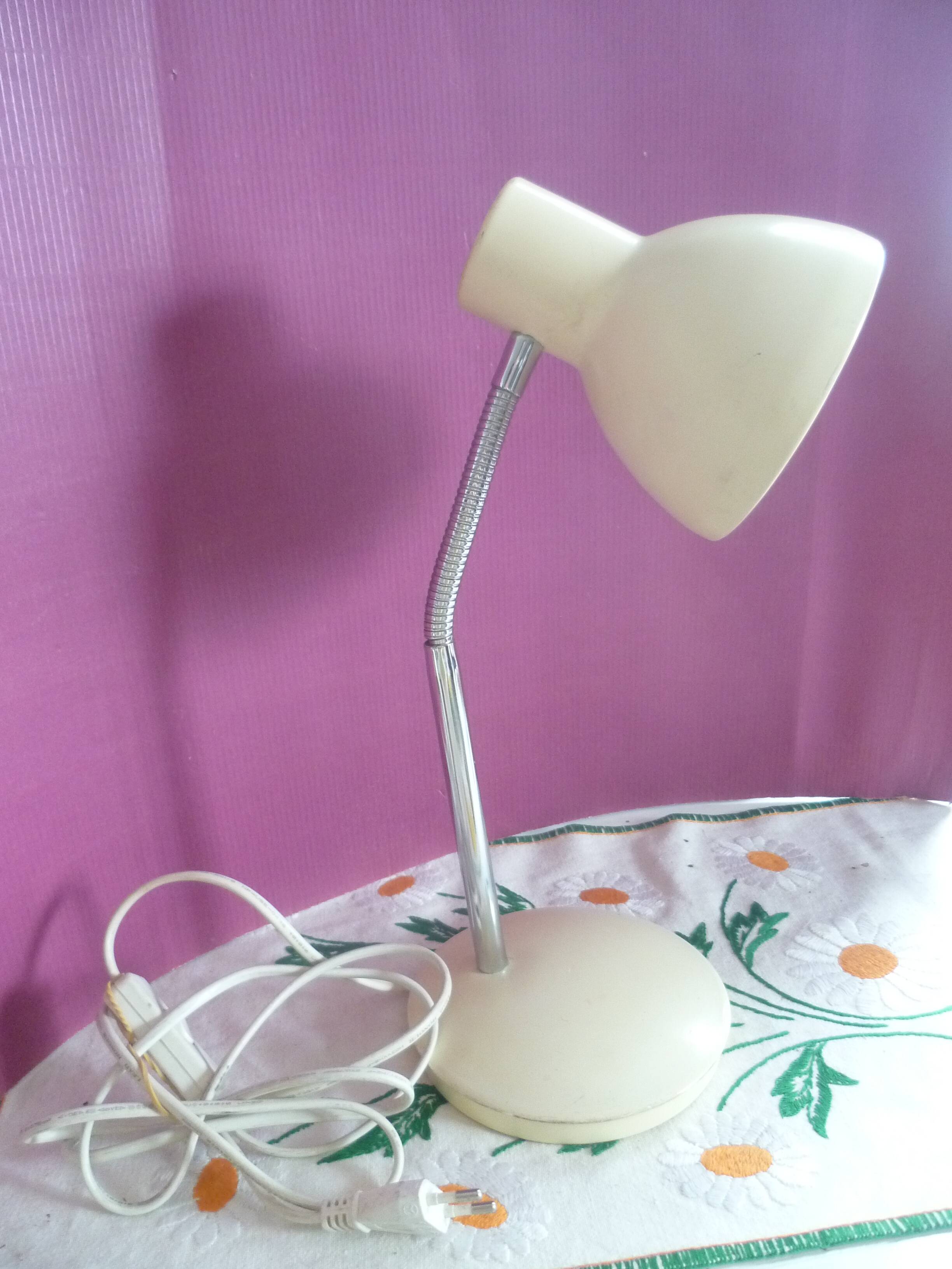 Lampe de bureau vintage en metal peint reglable loft