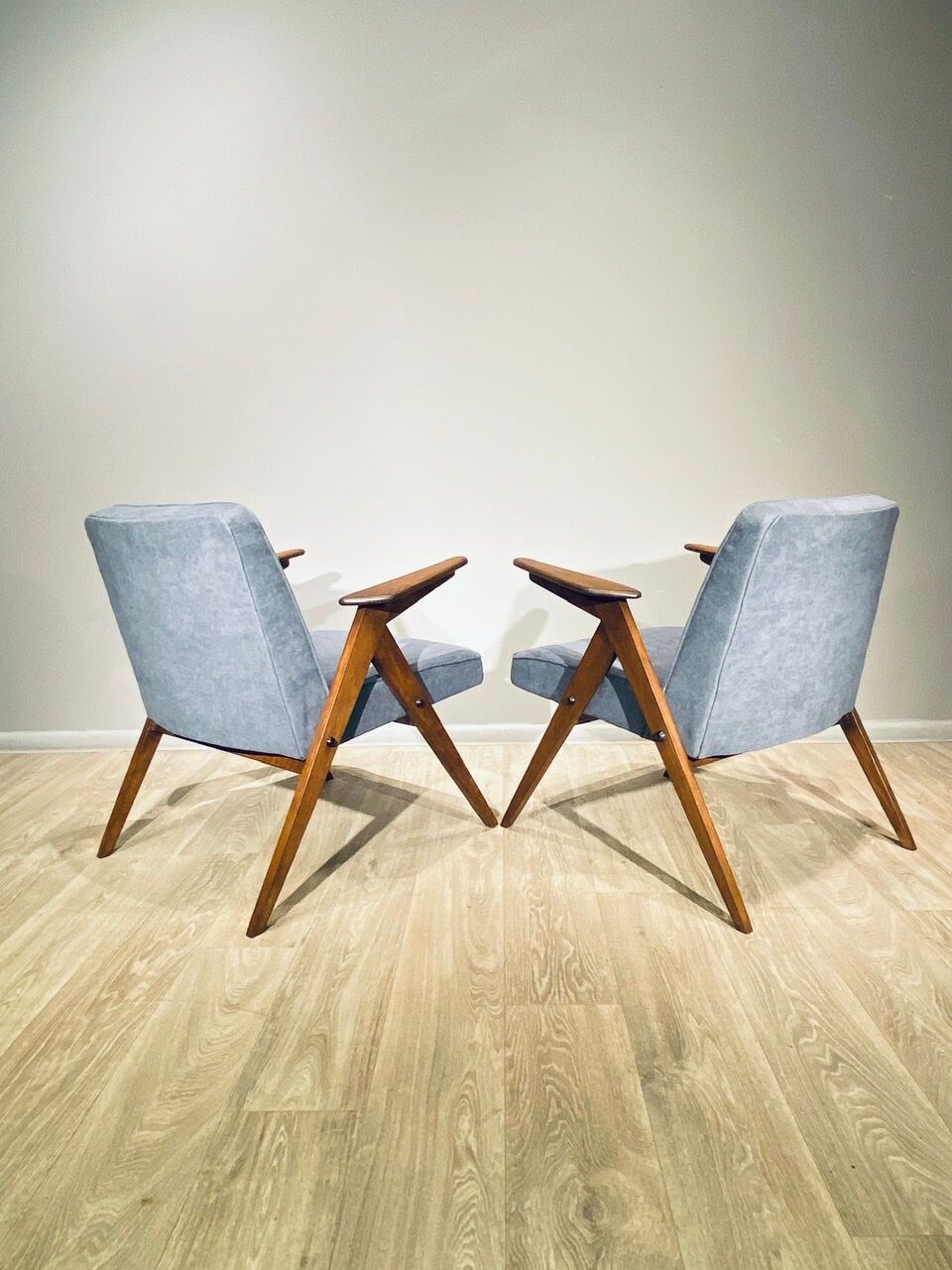 Pair of vintage design armchairs 'Bunny' 60s