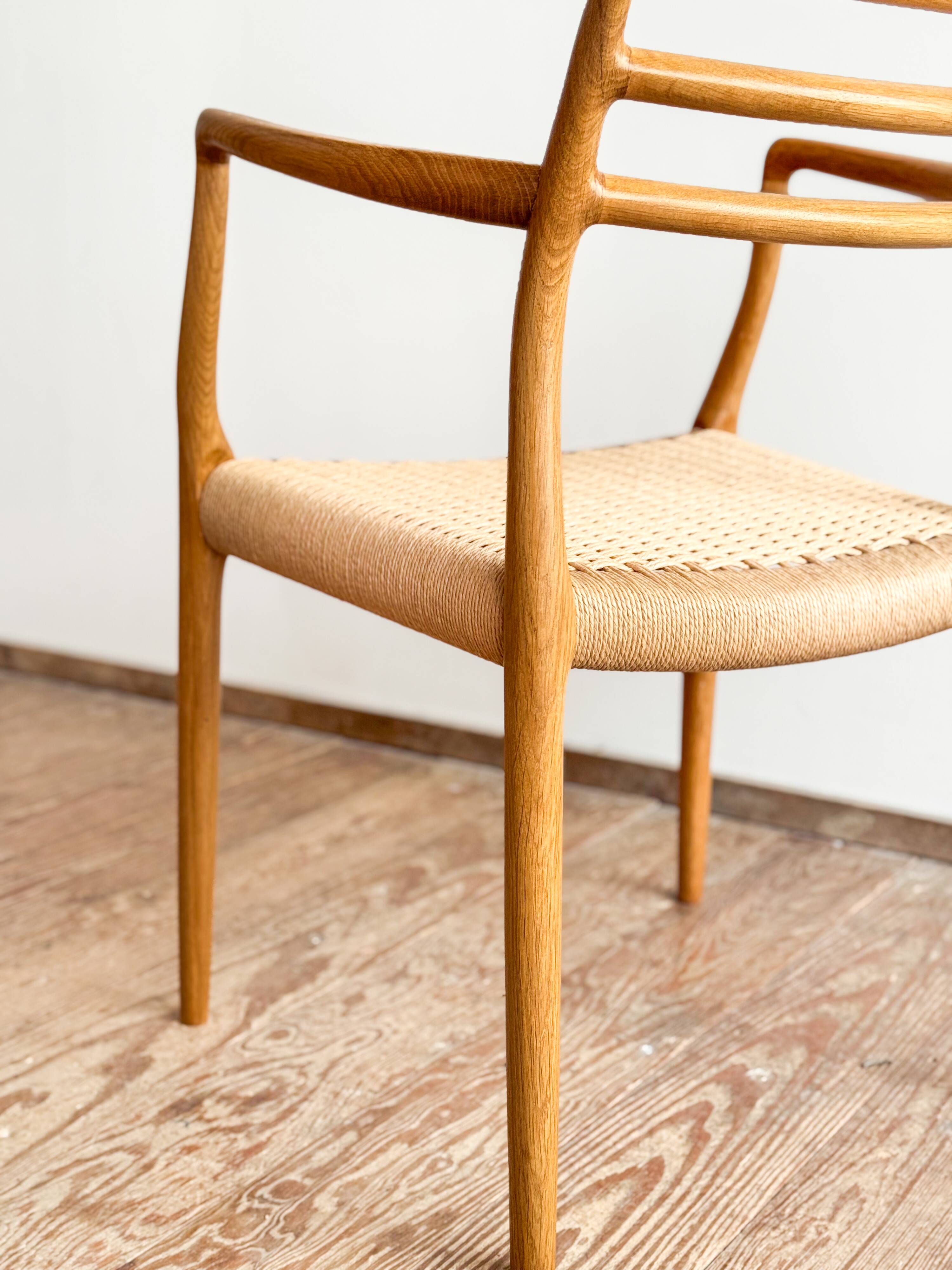 Fauteuil rare modèle 62 par Niels O. Møller en chêne, Danemark
