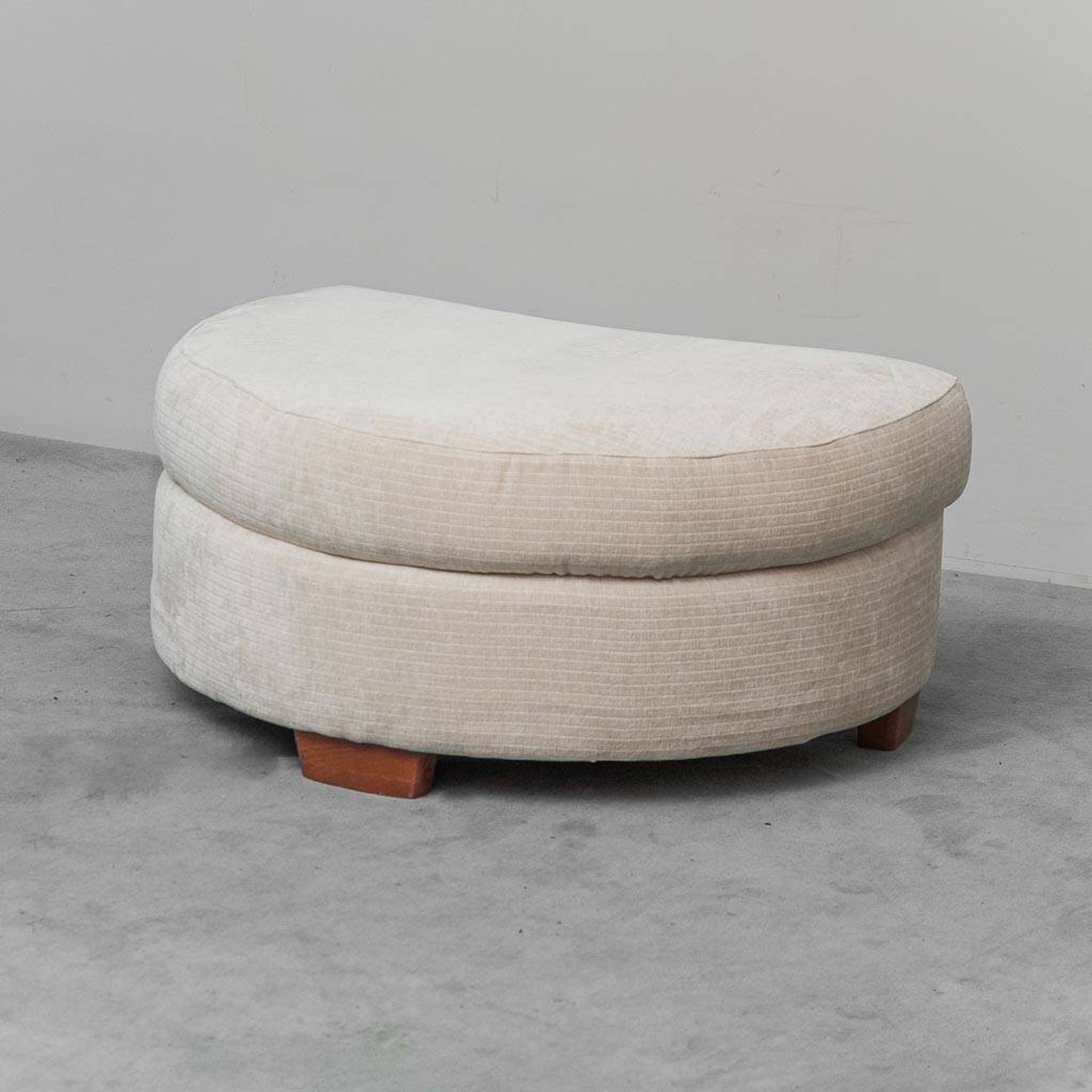 Half-moon pouf in light fabric 1970s vintage modernariato