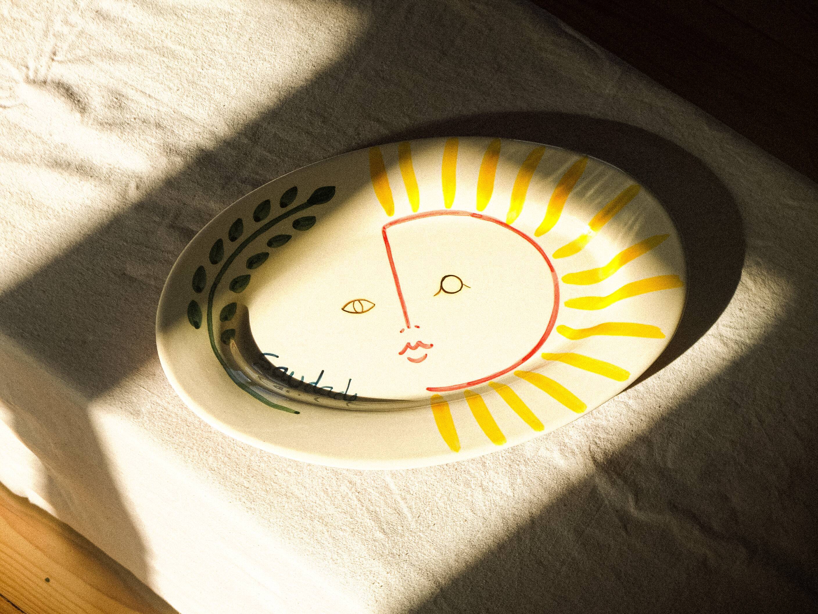 Oval serving dish sol