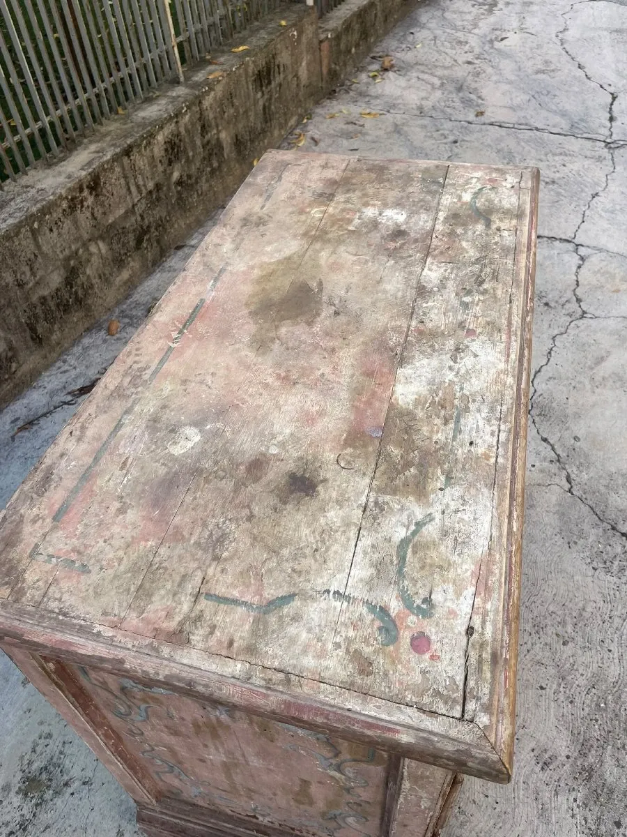 Antique wooden chest of drawers, Tuscany 17th century