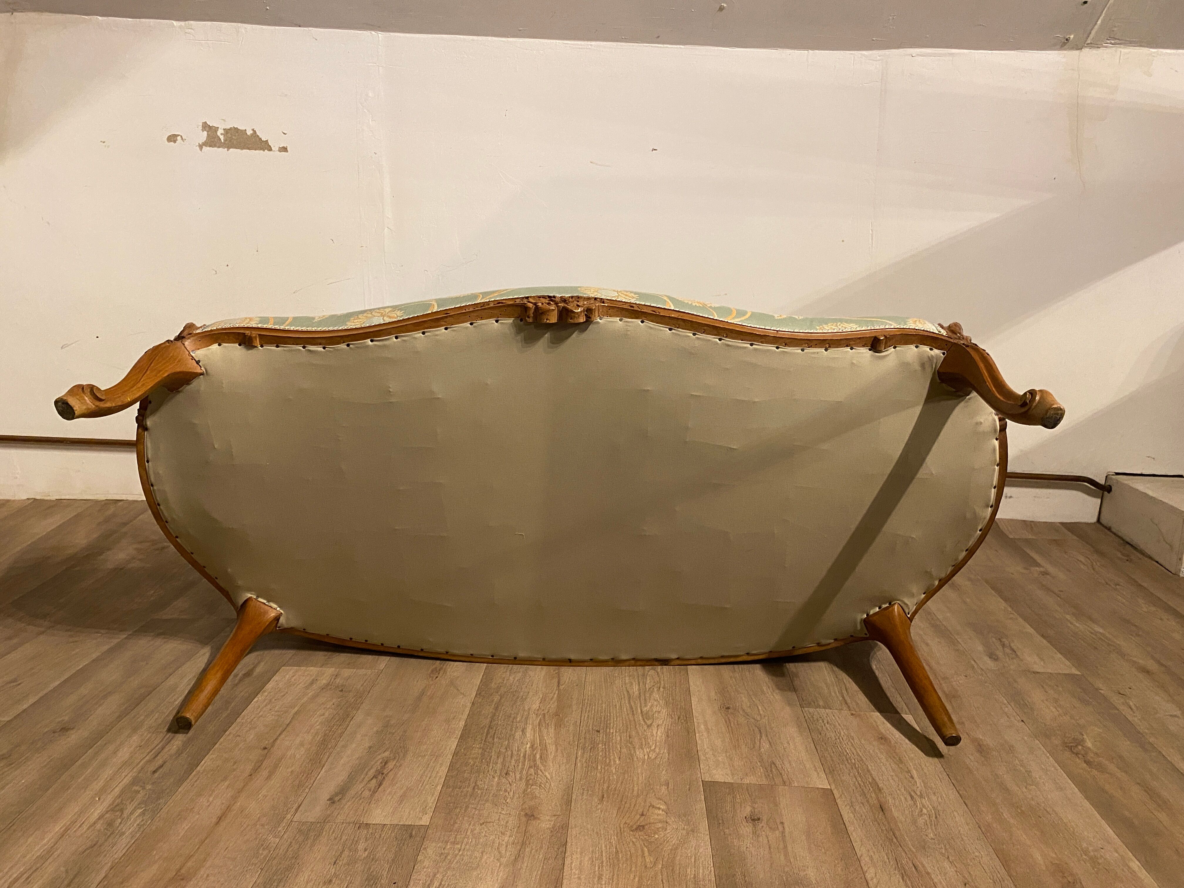 Walnut sofa style louis XV
