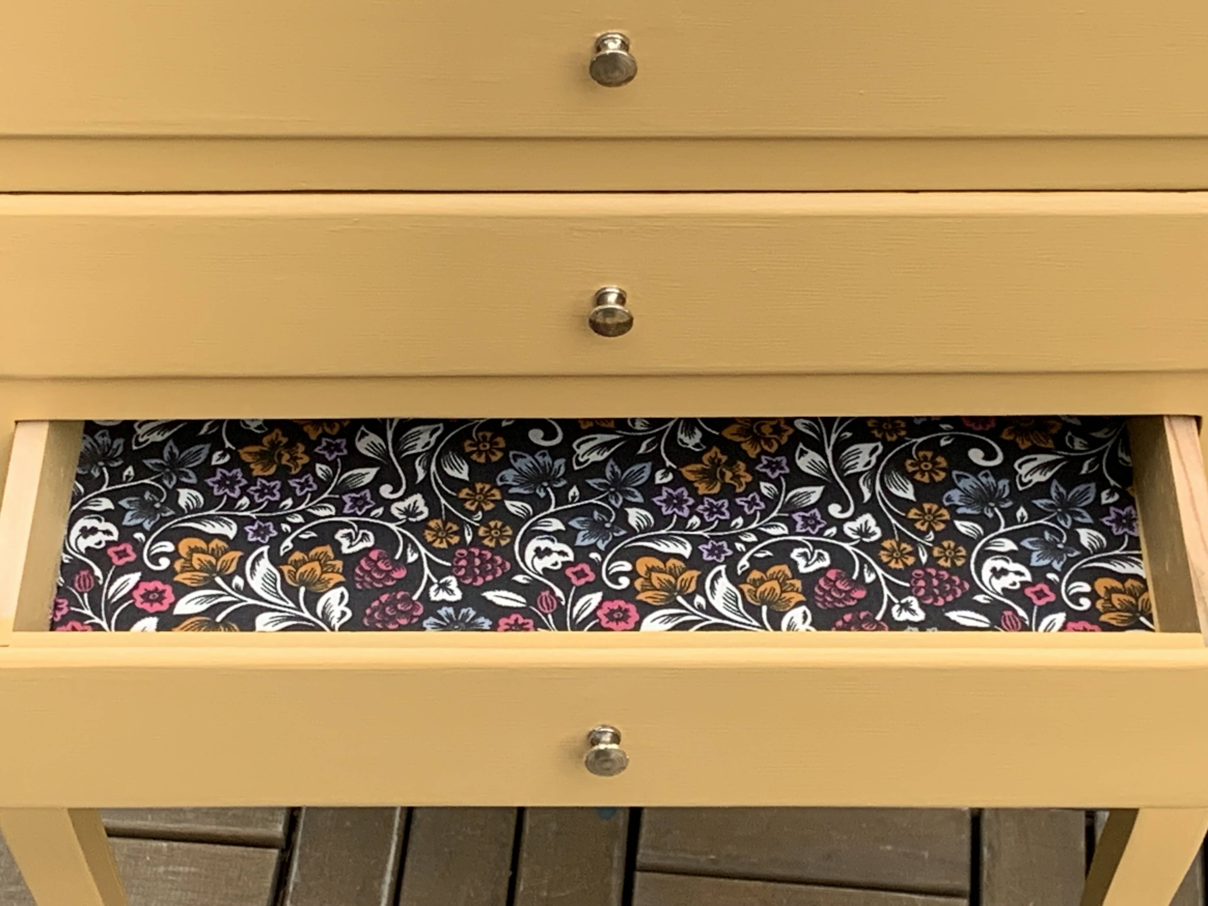 Pair of vintage Louis XV style bedside tables