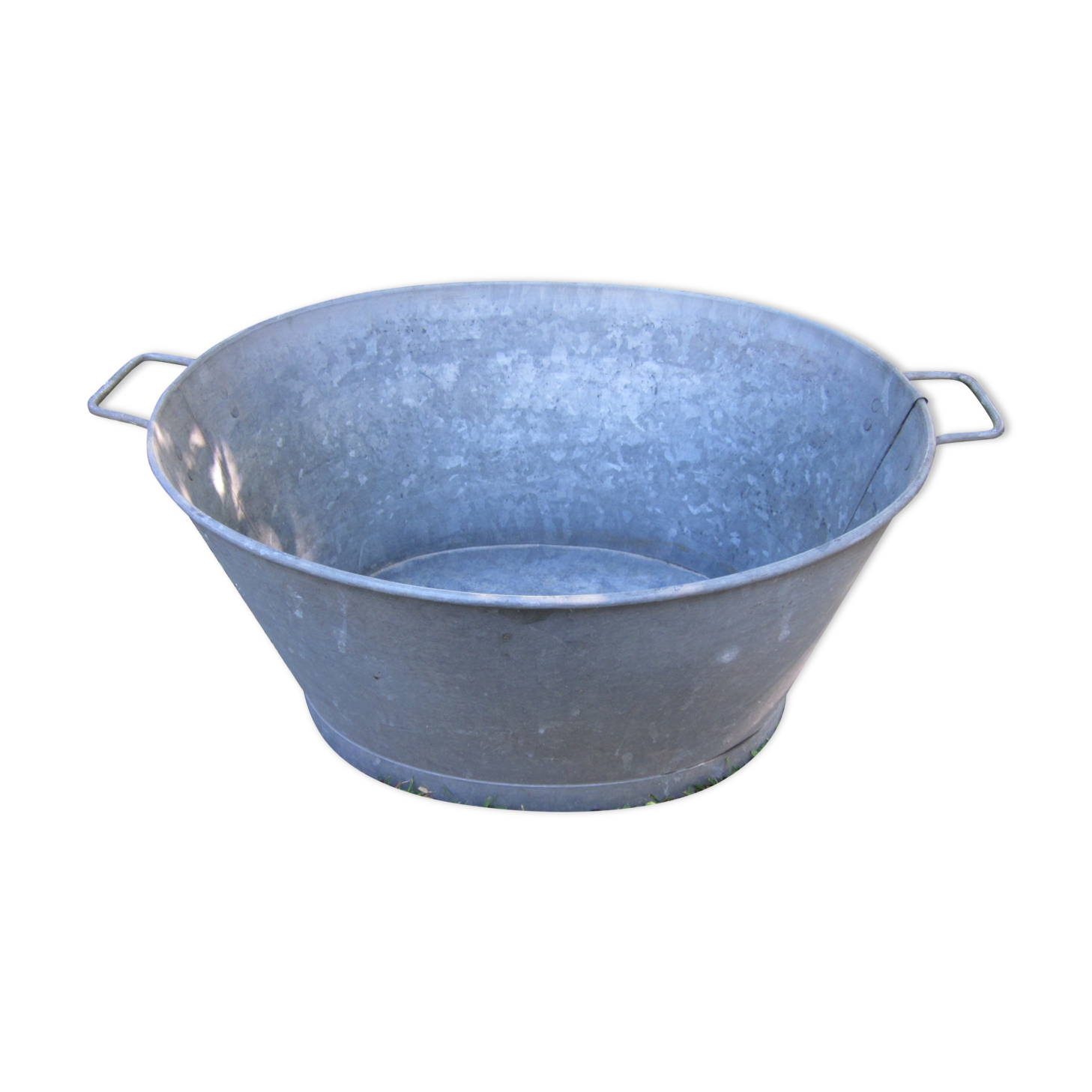 Oval zinc basin