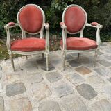 Paire de fauteuils  médaillons de style Louis  XVI
