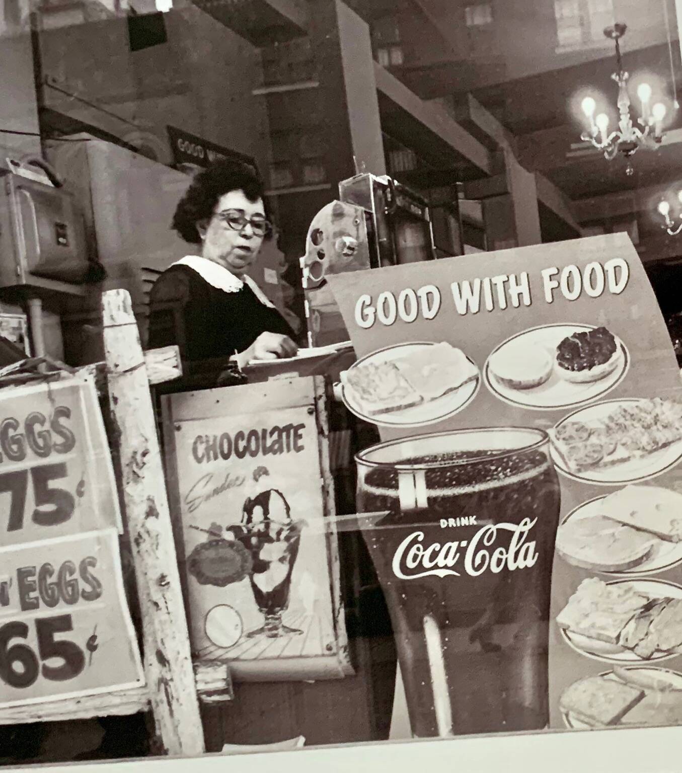 Instantané urbain – Une scène authentique de New York figée en 1959