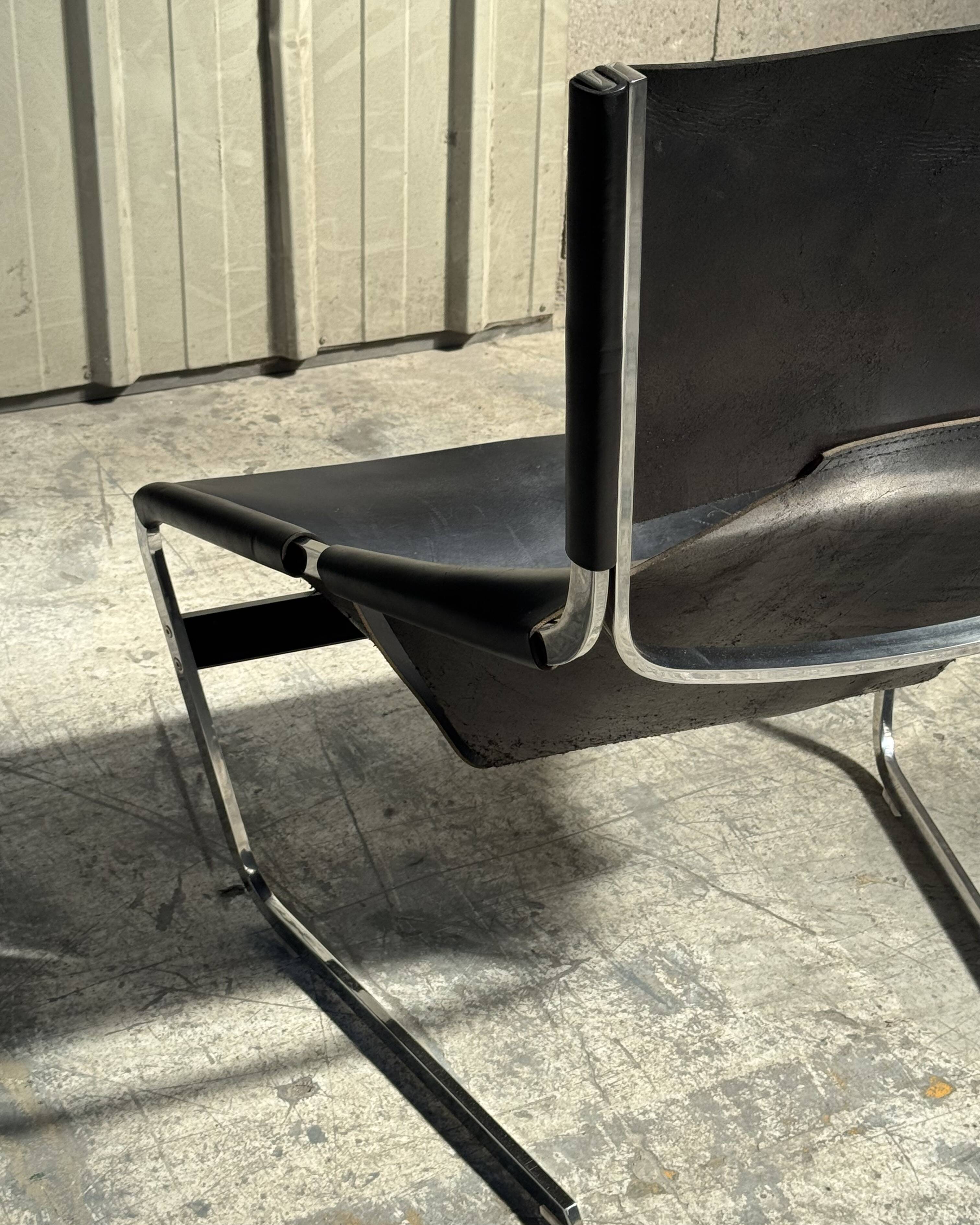 F444 armchair in black leather by Pierre Paulin for Artifort 00's