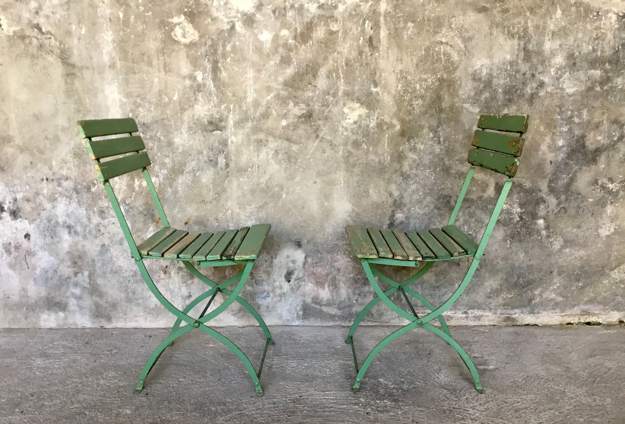 Pair of folding garden chairs with wooden slats - vintage 1950