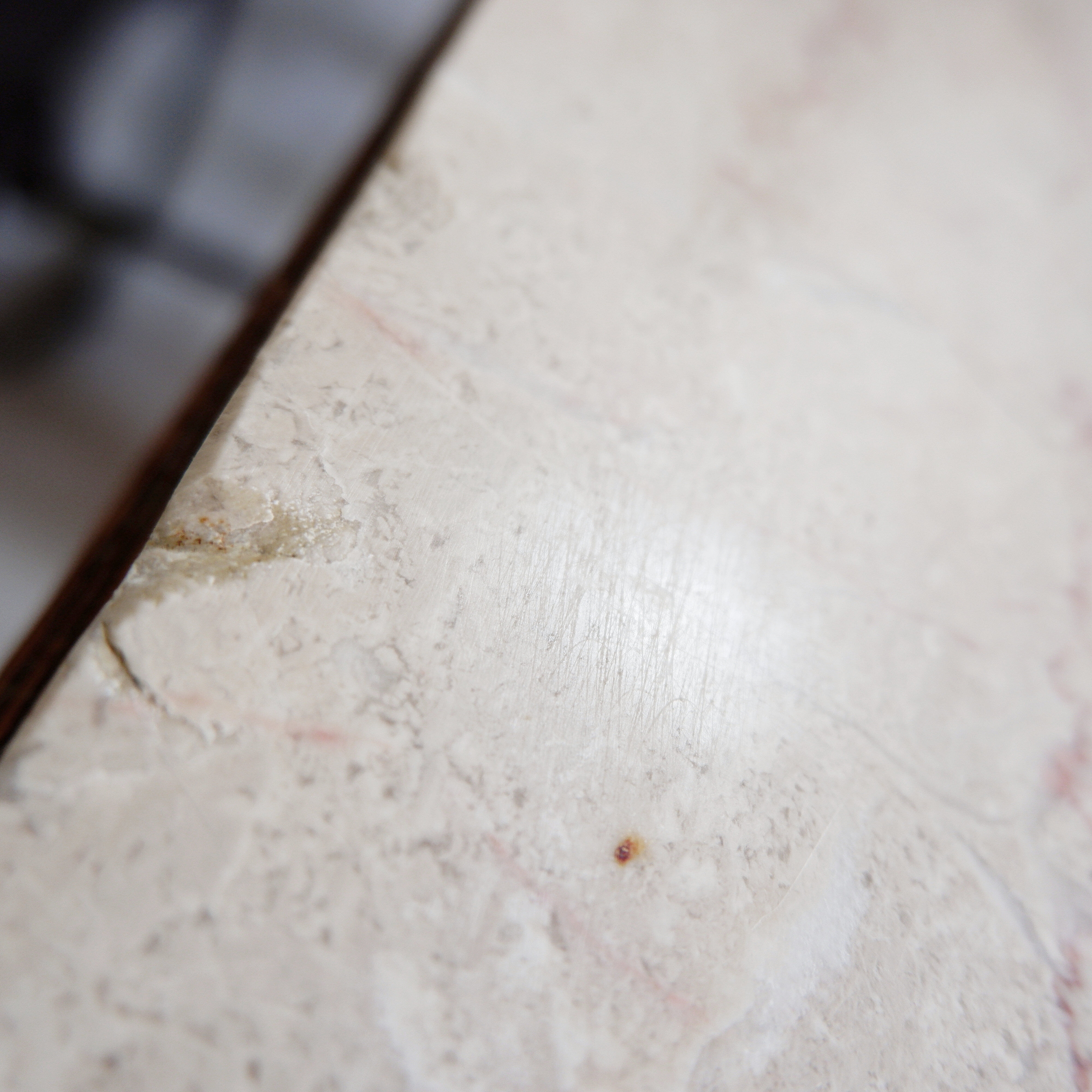 Pedestal table in wood and marble