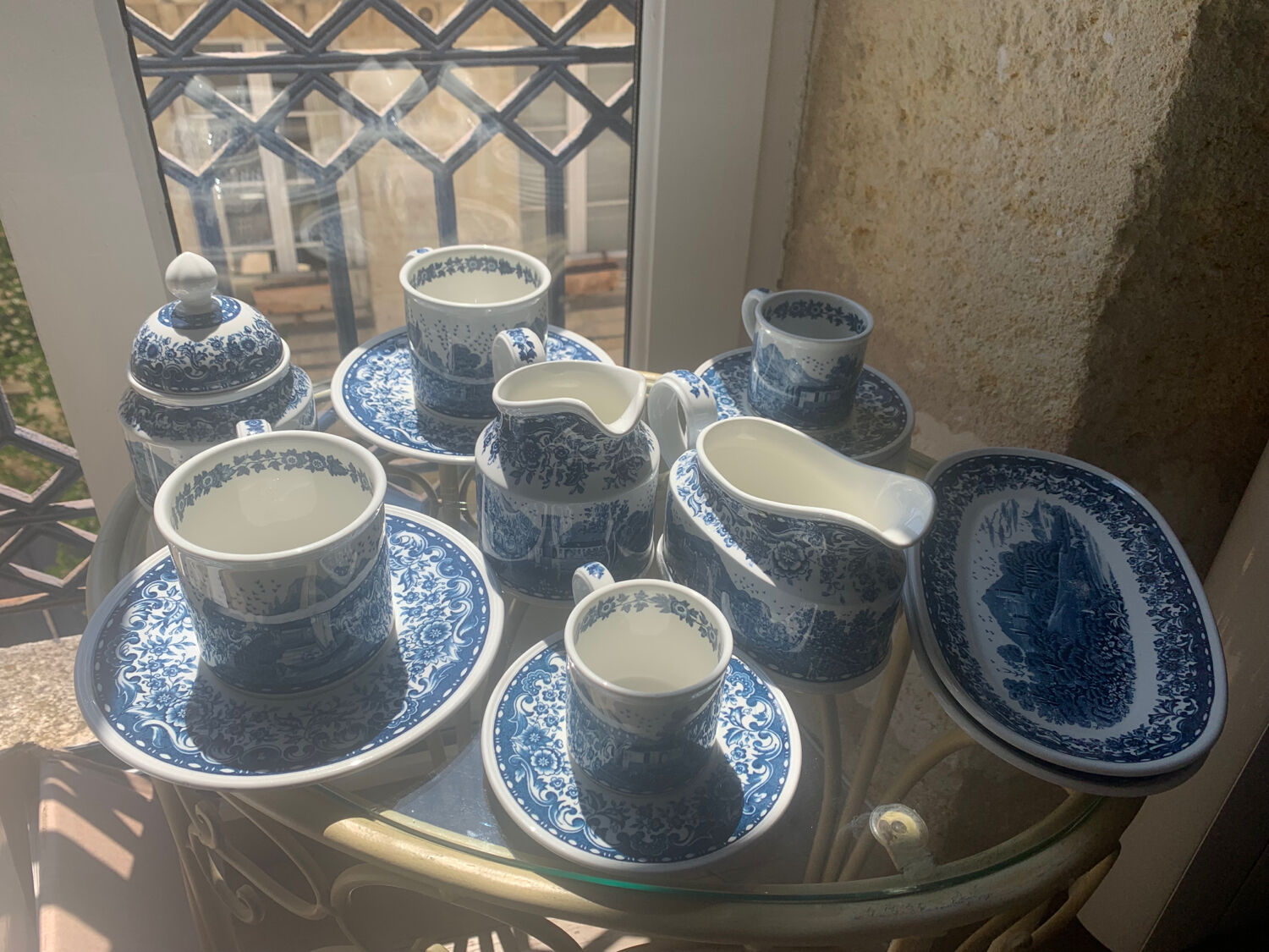 Villeroy & Boch "blue castle" breakfast service