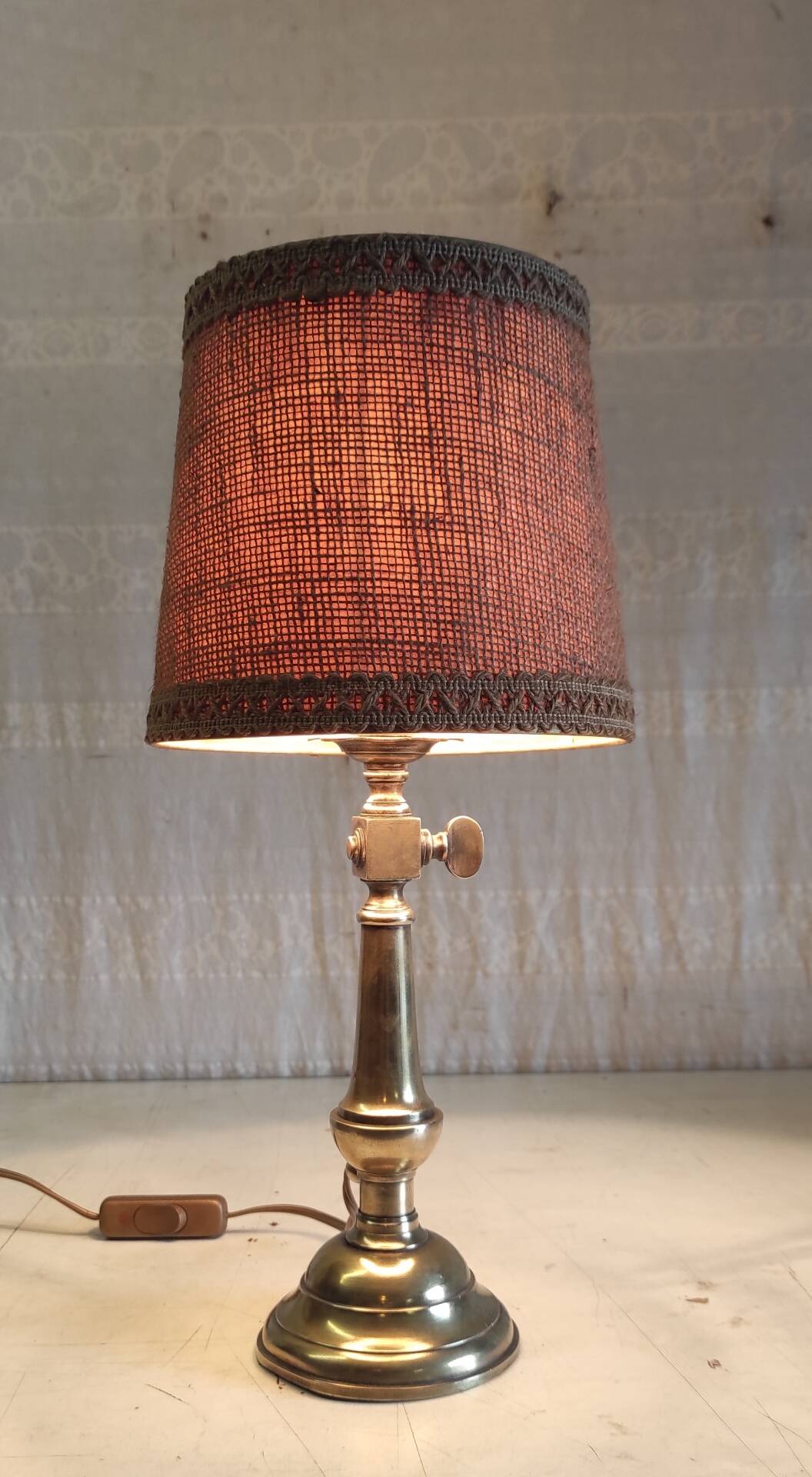 Table lamp in gilded brass and linen - mid 20th century