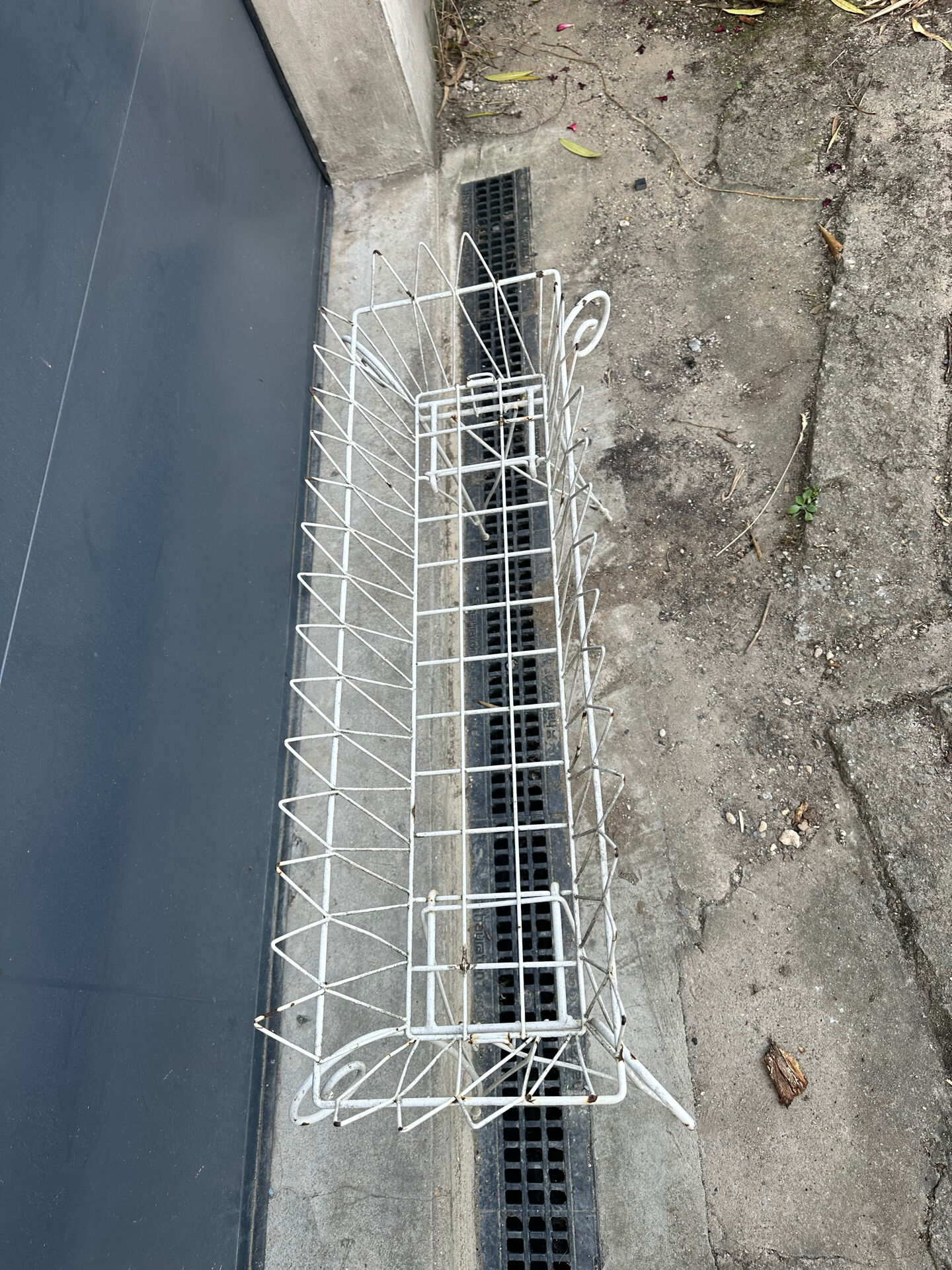 Antique planter