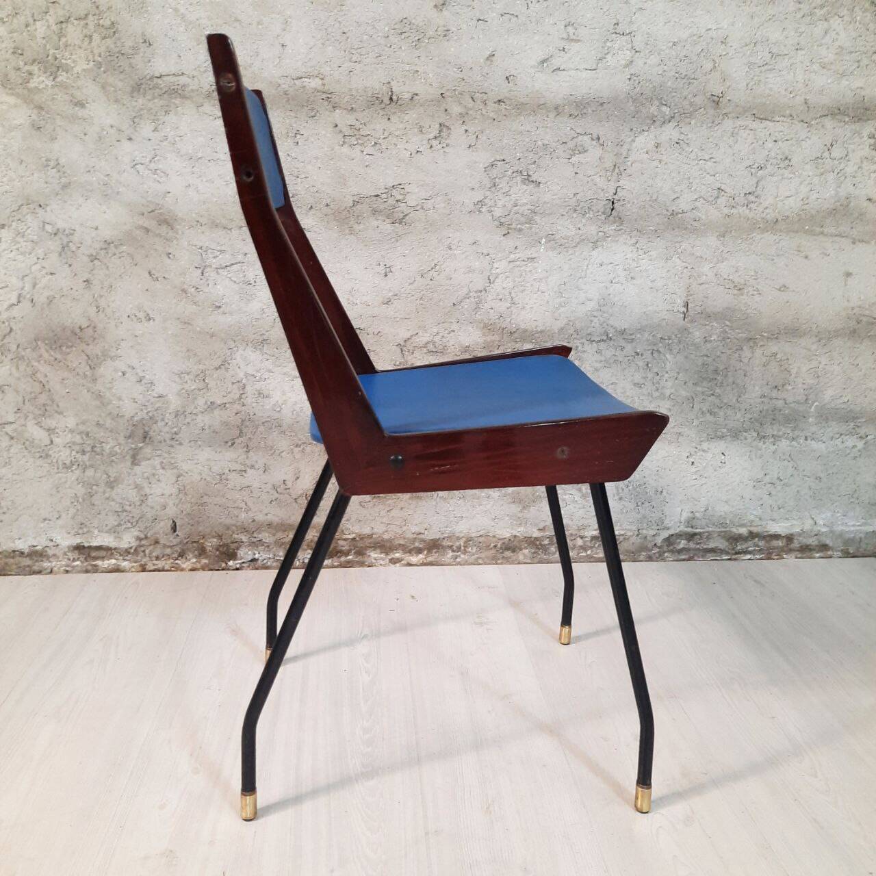 Vintage lacquered top desk with iron structure and pointed brass feet