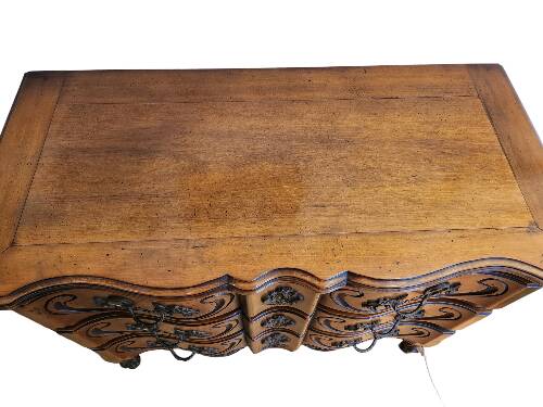 Chest of drawers with walnut drawers