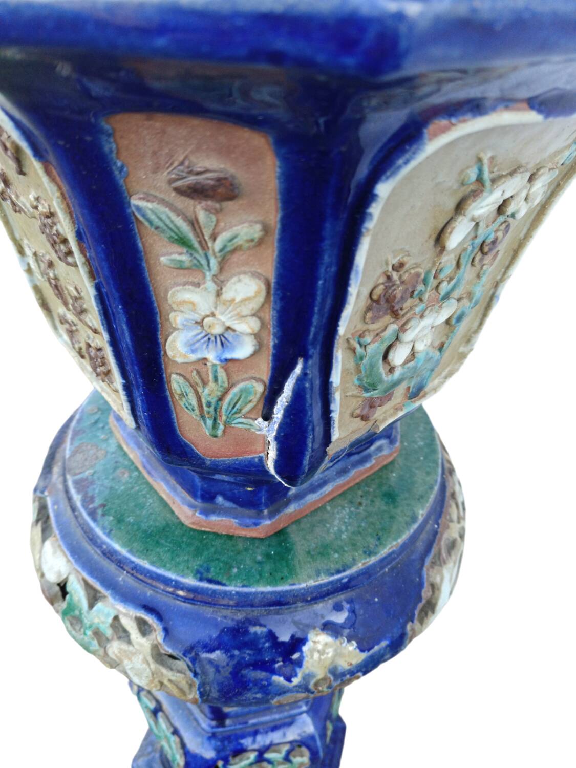Vase chinois monumental sur piédestal en terre cuite émaillée
