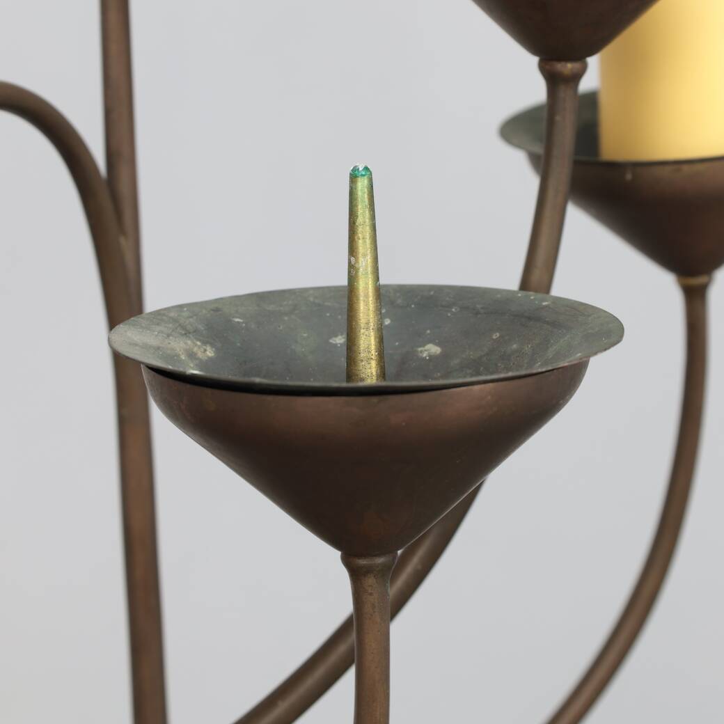 Candélabre de sol unique, forgé à la main, Pays-Bas, vers 1925-1938