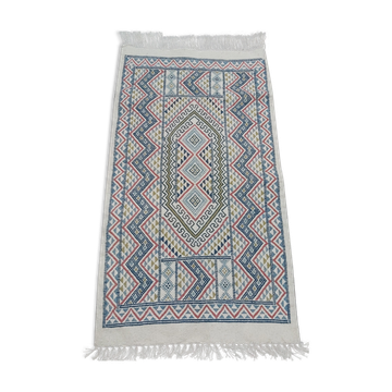 Tapis  tissés à la main en pure laine