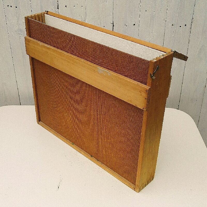 Transport suitcase painter's canvases