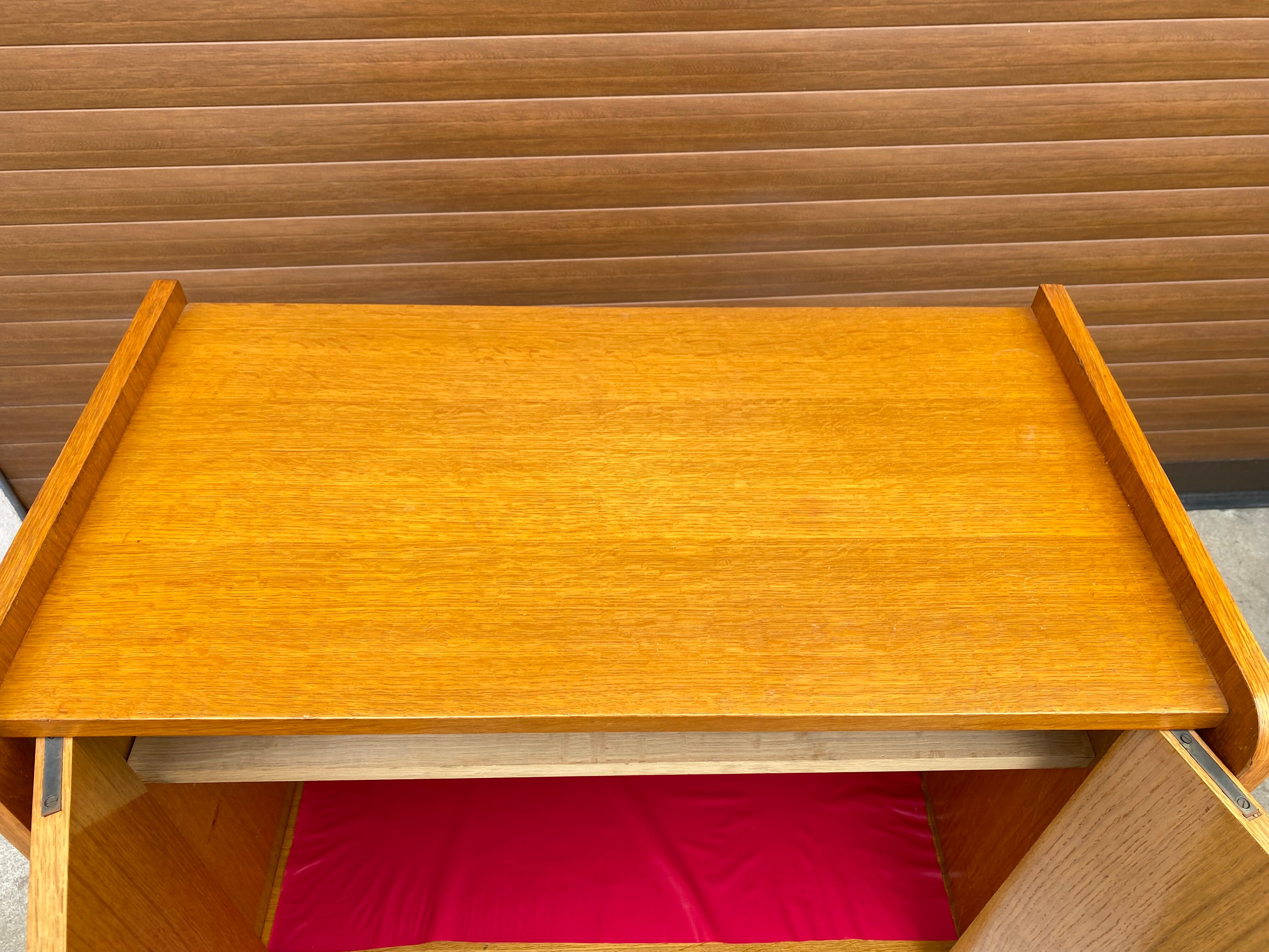 Vintage 2-door sideboard