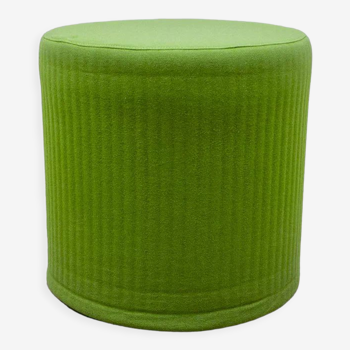 Buzzispace acoustic pouf in green fabric