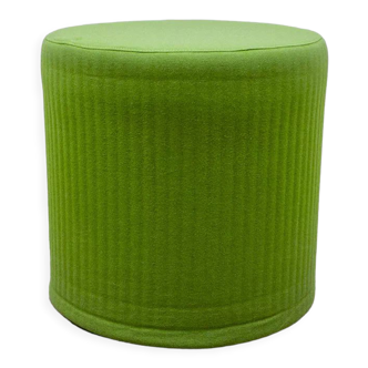 Buzzispace acoustic pouf in green fabric