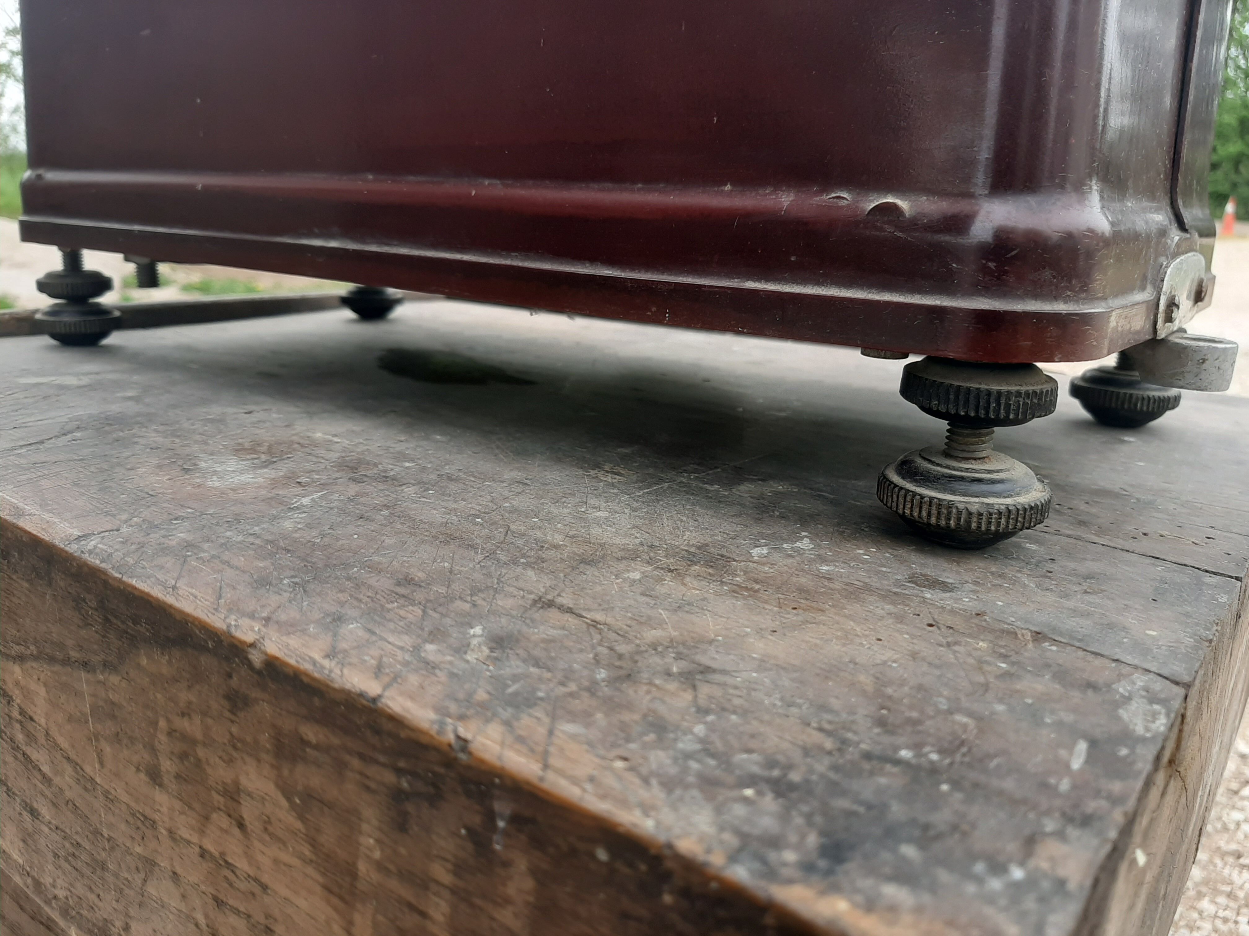 Testut old grocery store balance