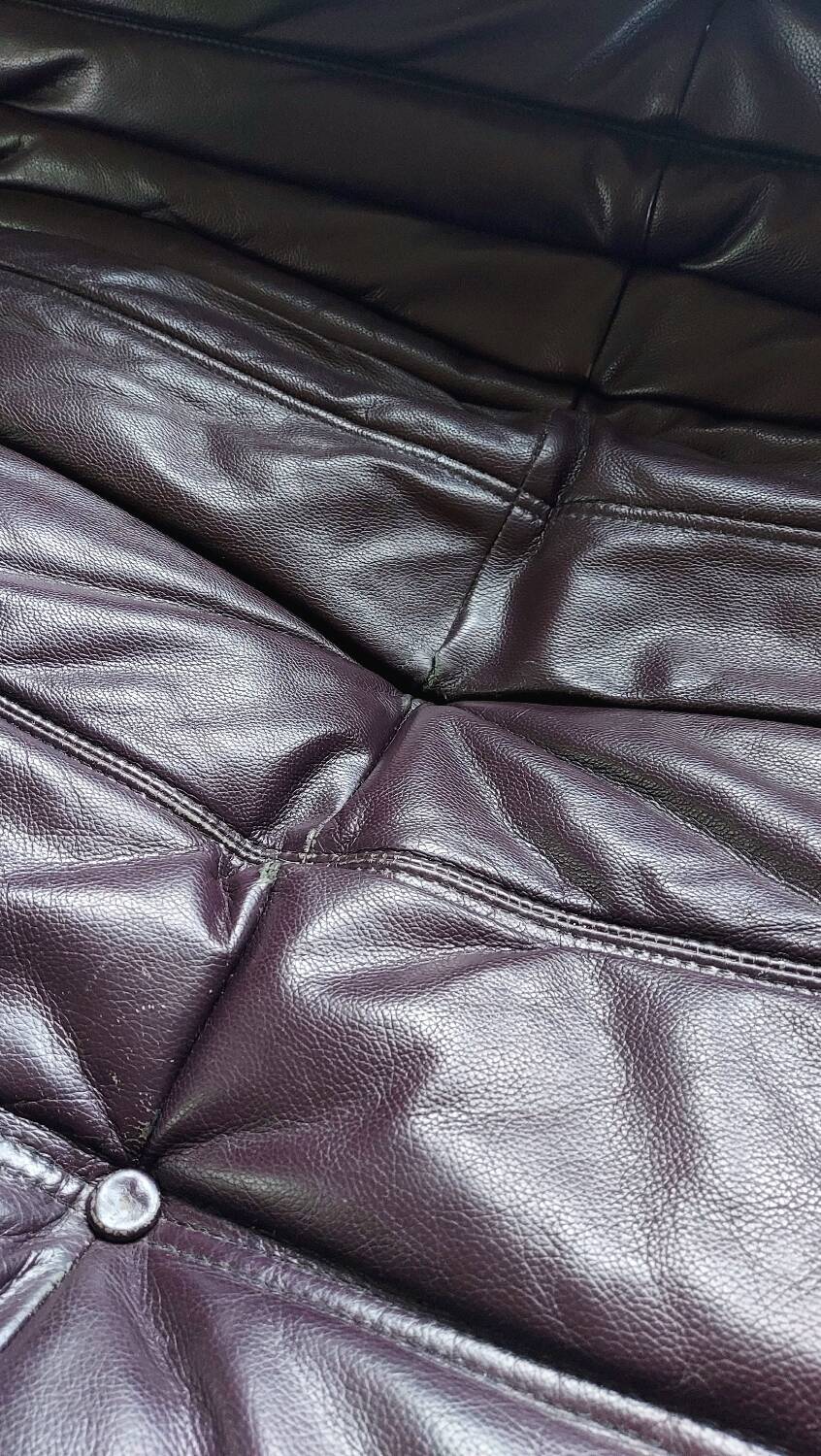 Togo 3-seater - Sofa - 3-seater bench seat in dark plum-colored full-grain leather by Ligne Roset - Very good condition