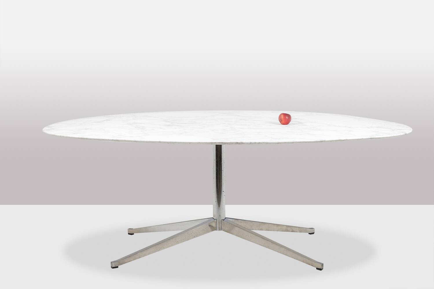 Florence Knoll for Knoll. Marble and chrome-plated metal table. 1970s. LS54931408H