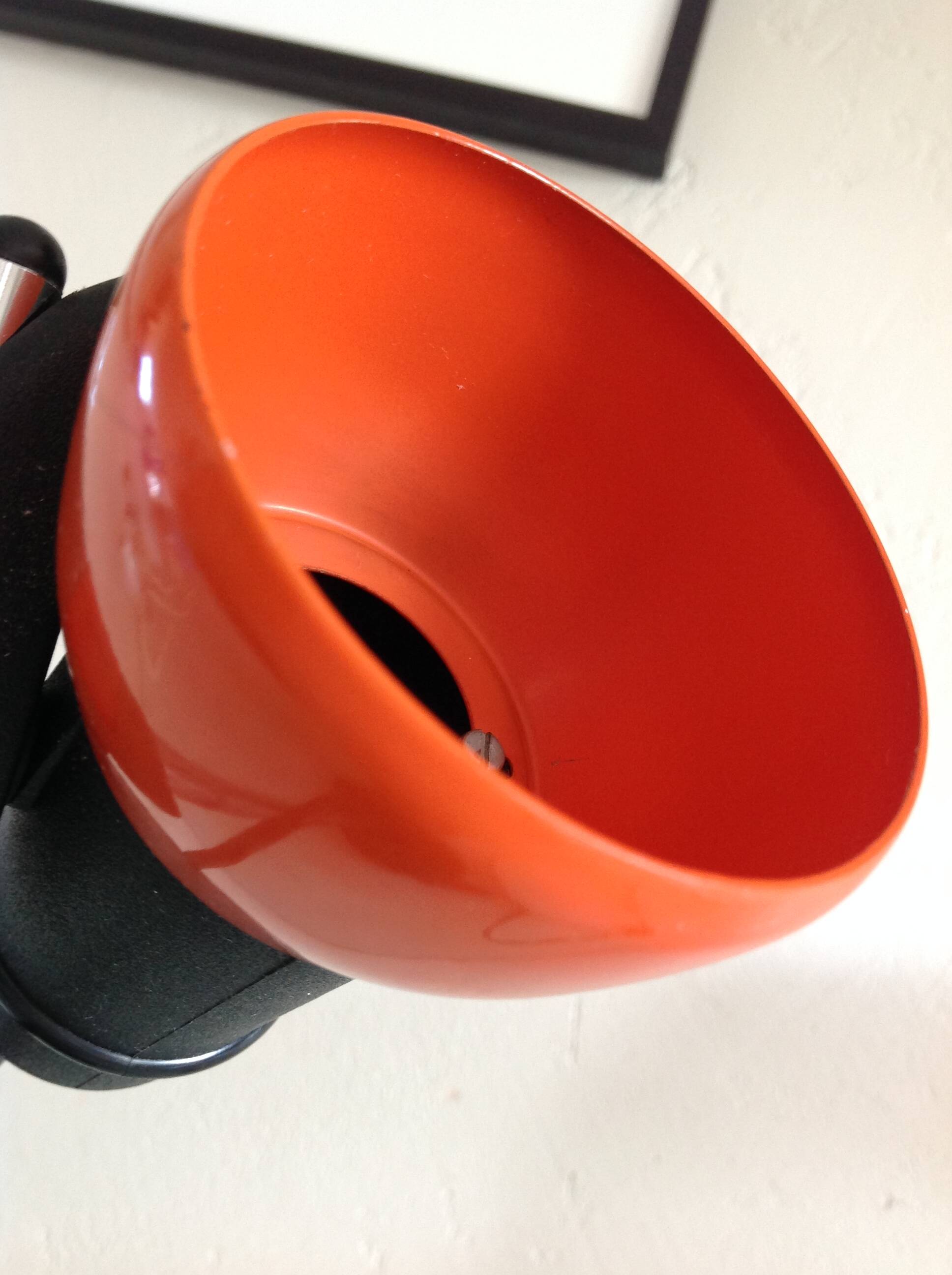 Lampe de bureau en métal orange  et noir / vintage années -60-70