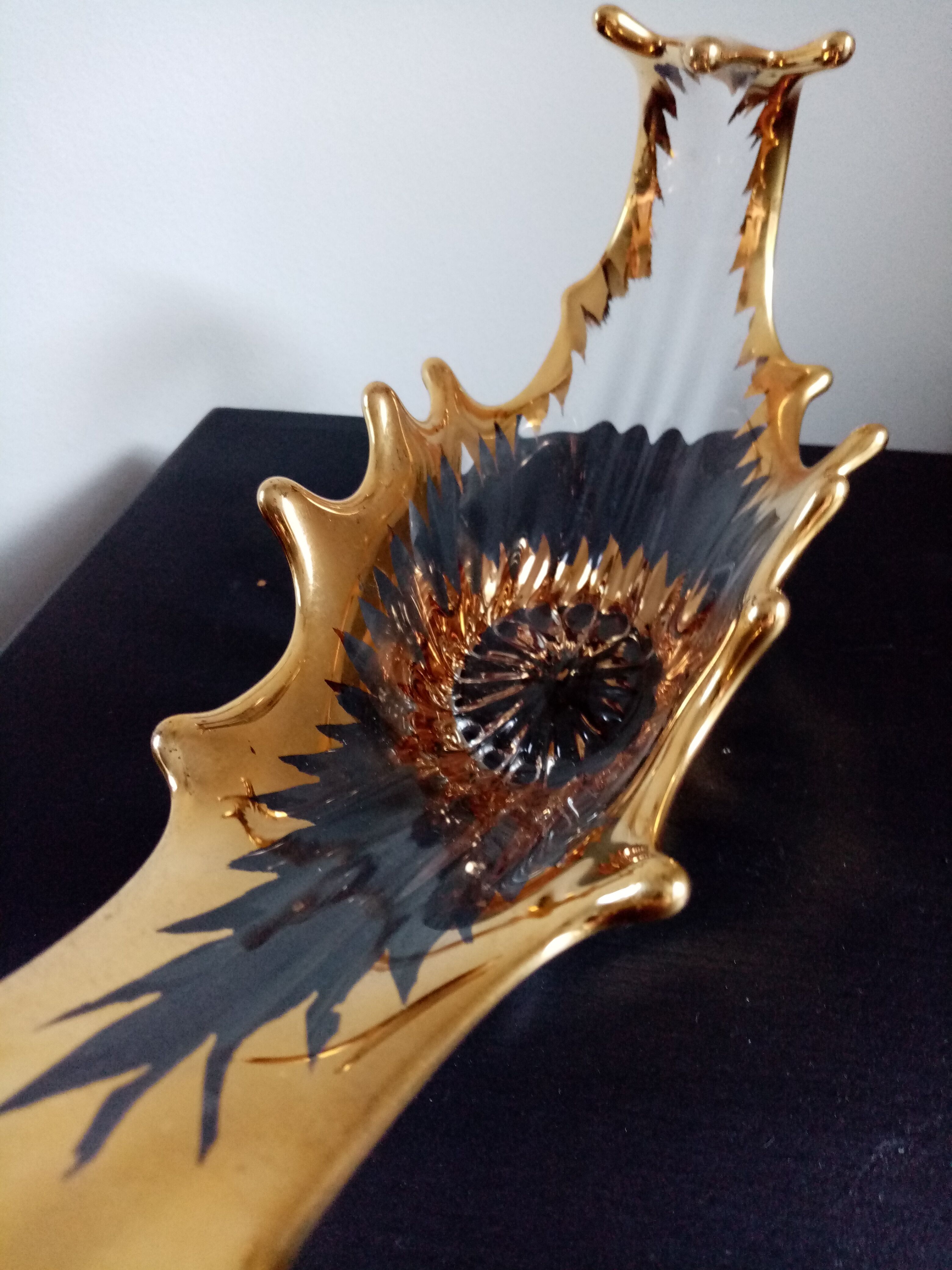 Chisled glass fruit cup