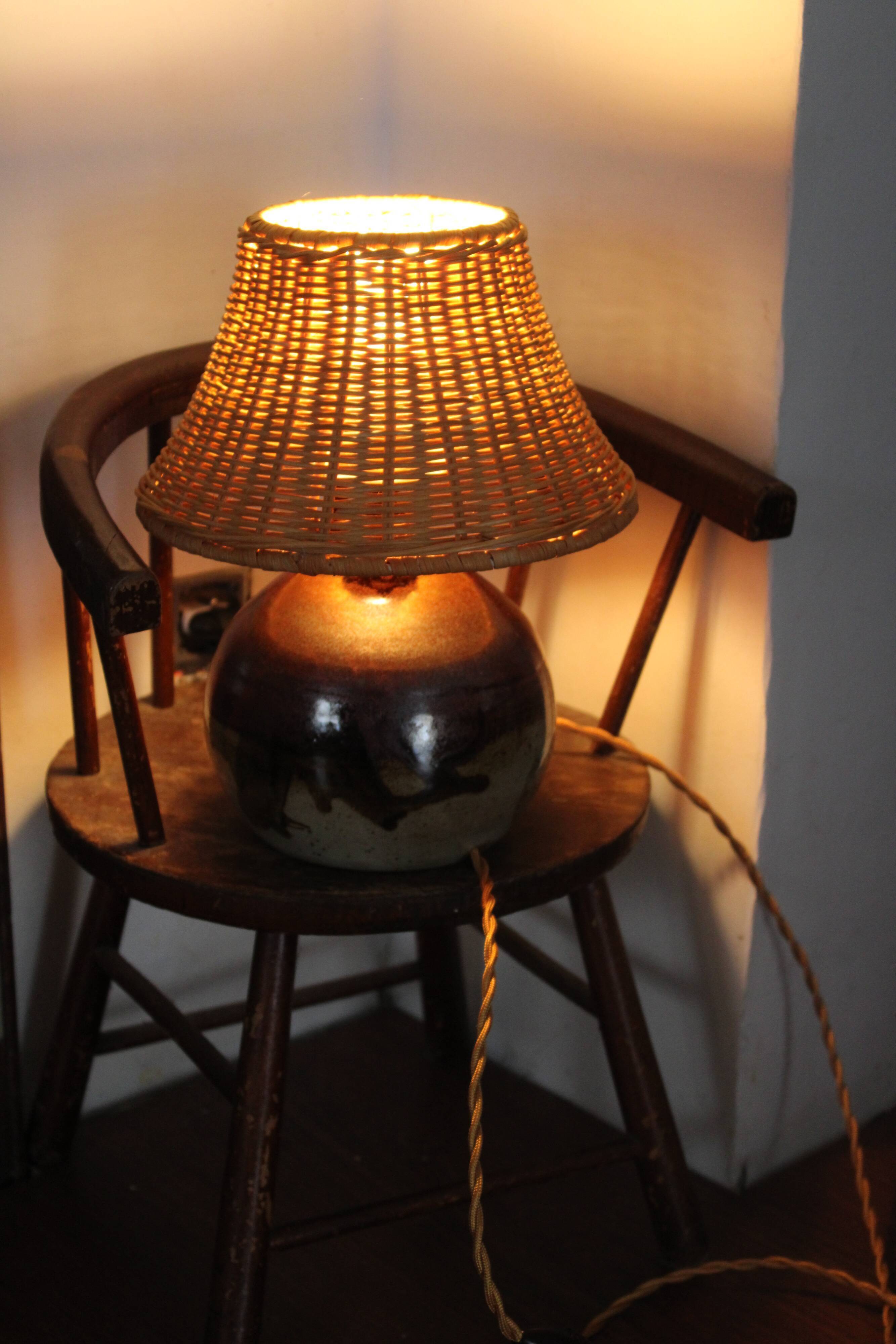 Vernified and rattan sandstone lamp