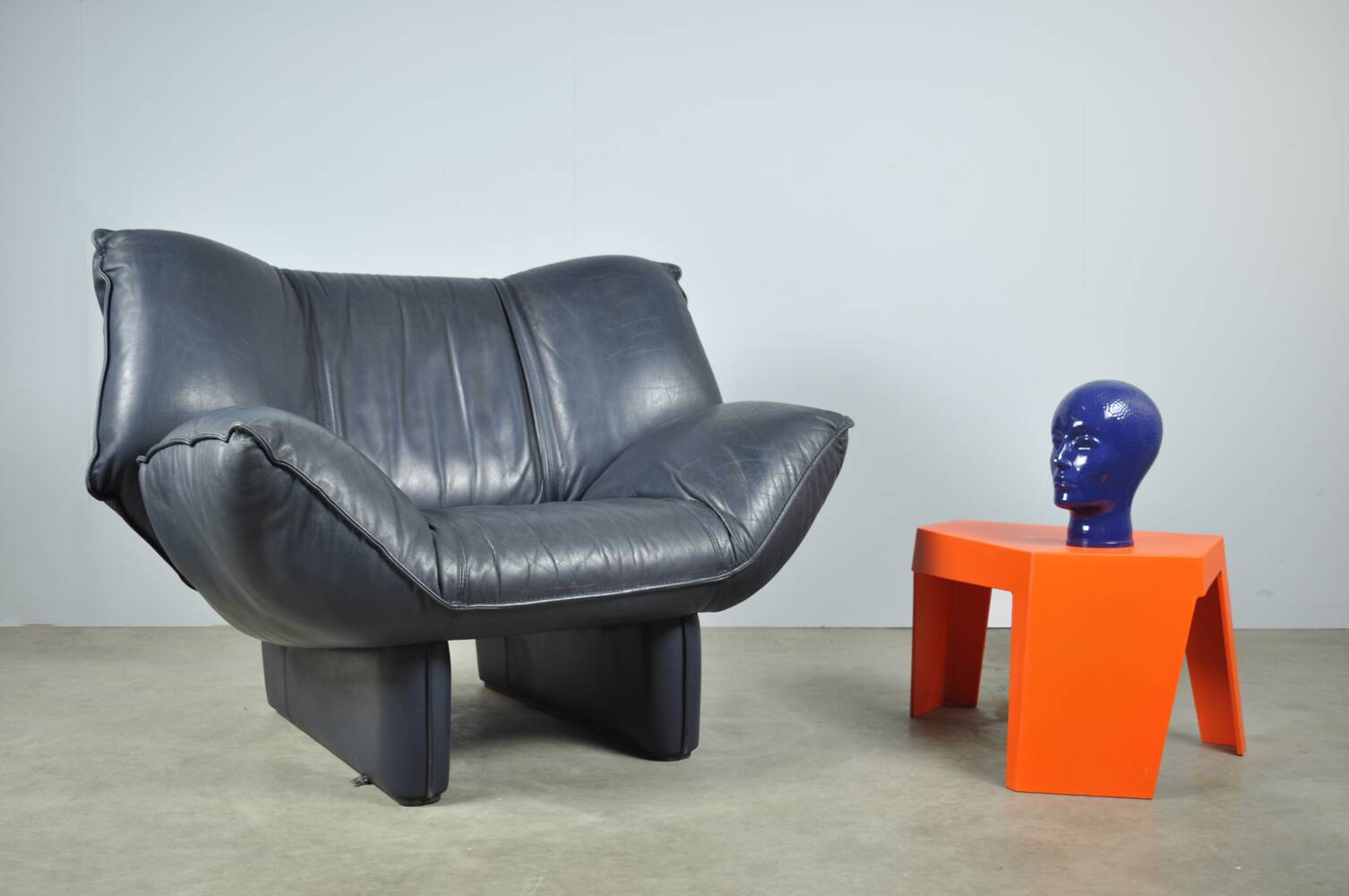 Leolux / vintage "tango" armchair in blue leather / jan armgardt / 1980s netherlands