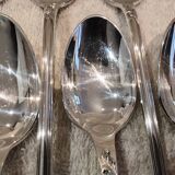 6 silver-plated metal dessert spoons by Christofle Marly, 19.6 cm.