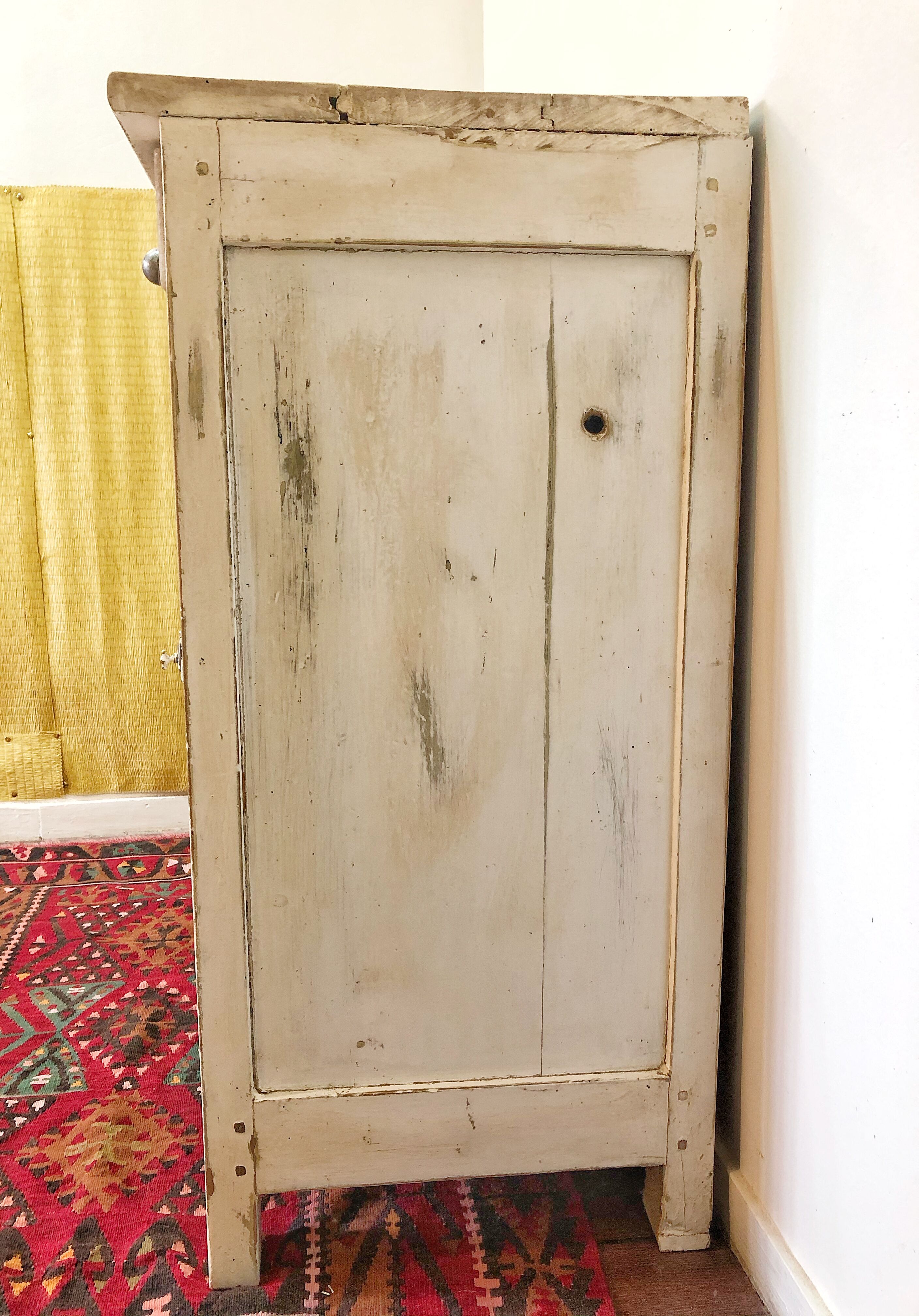 Skated Parisian buffet