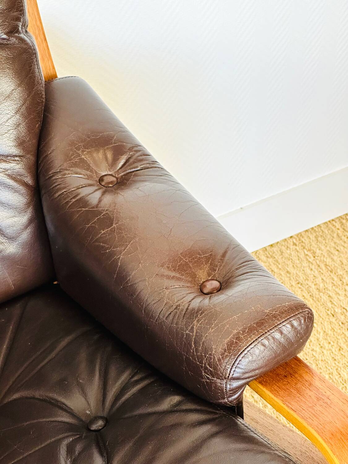 Scandinavian leather and teak bench from the 1960s.