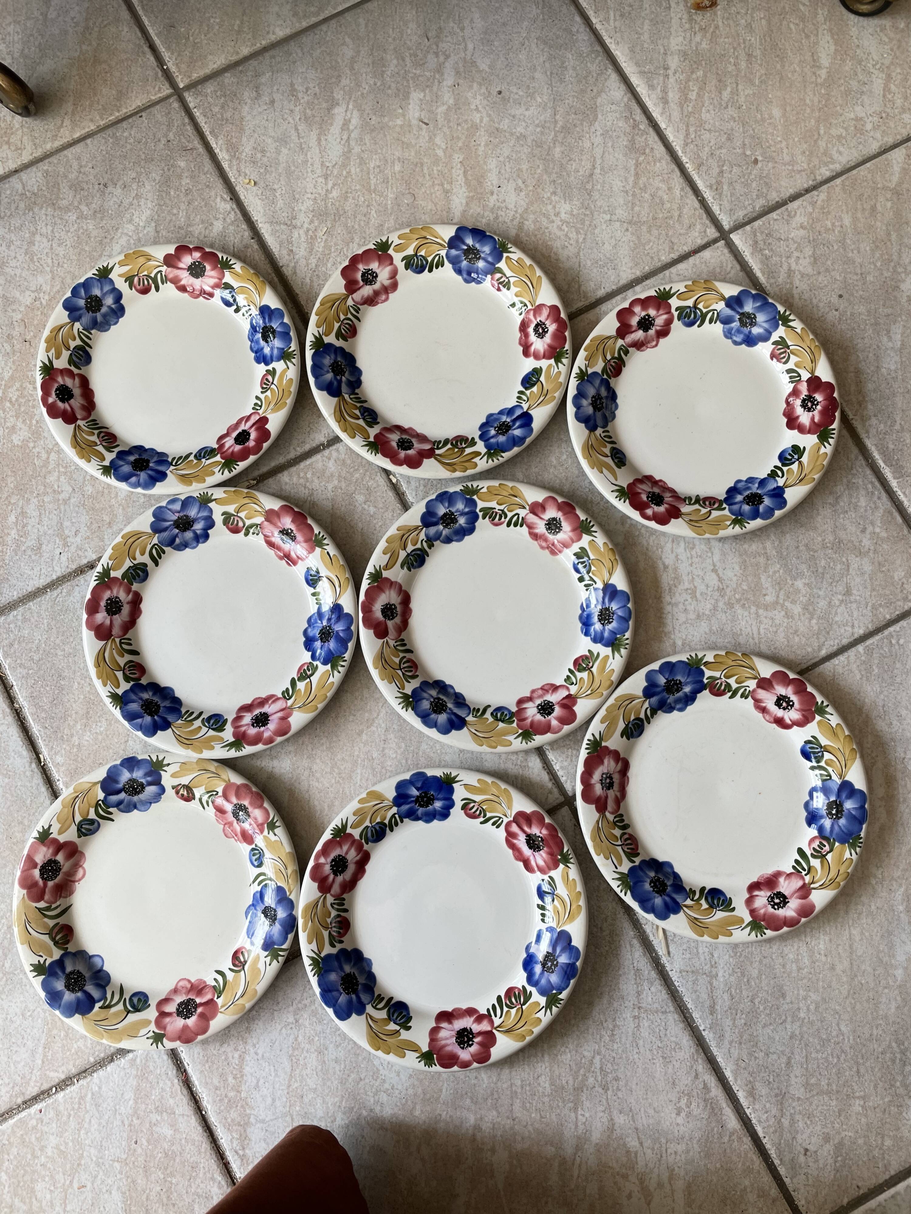 Set of 8 Ginori dessert plates