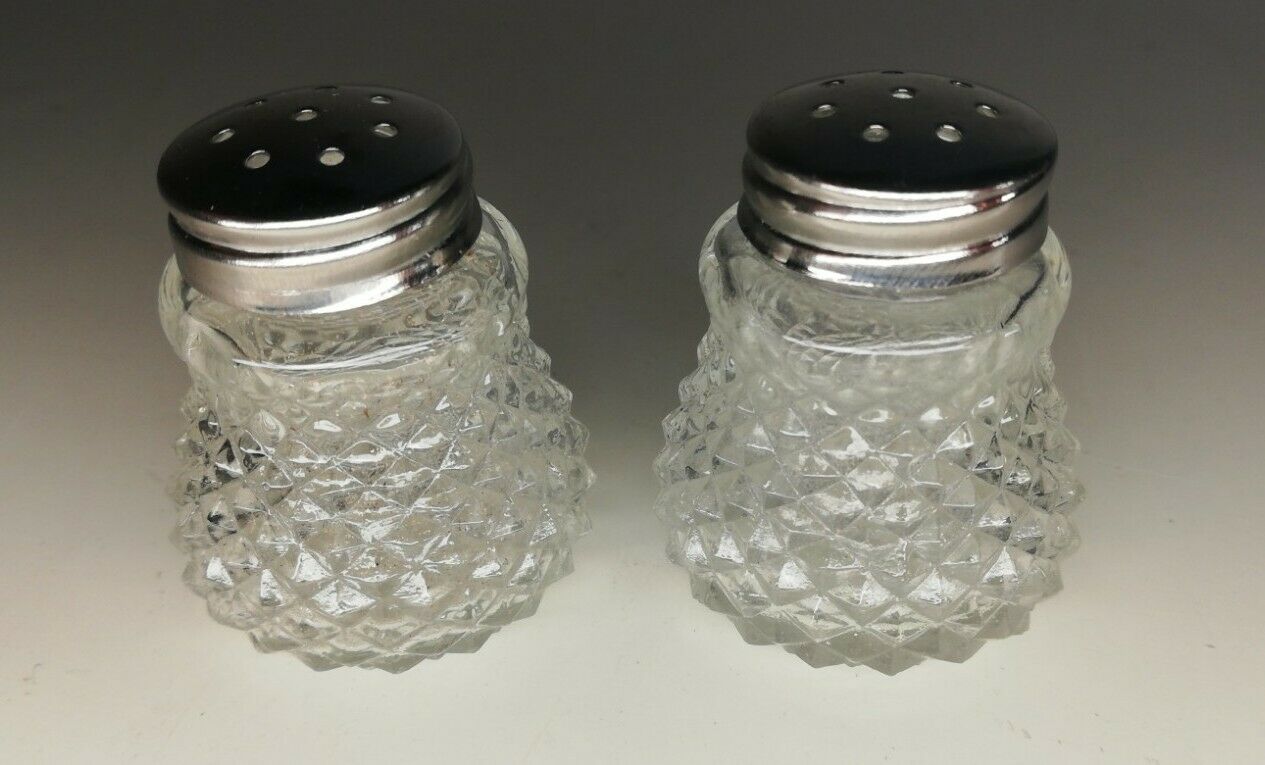 Salière et poivrière en verre vintage