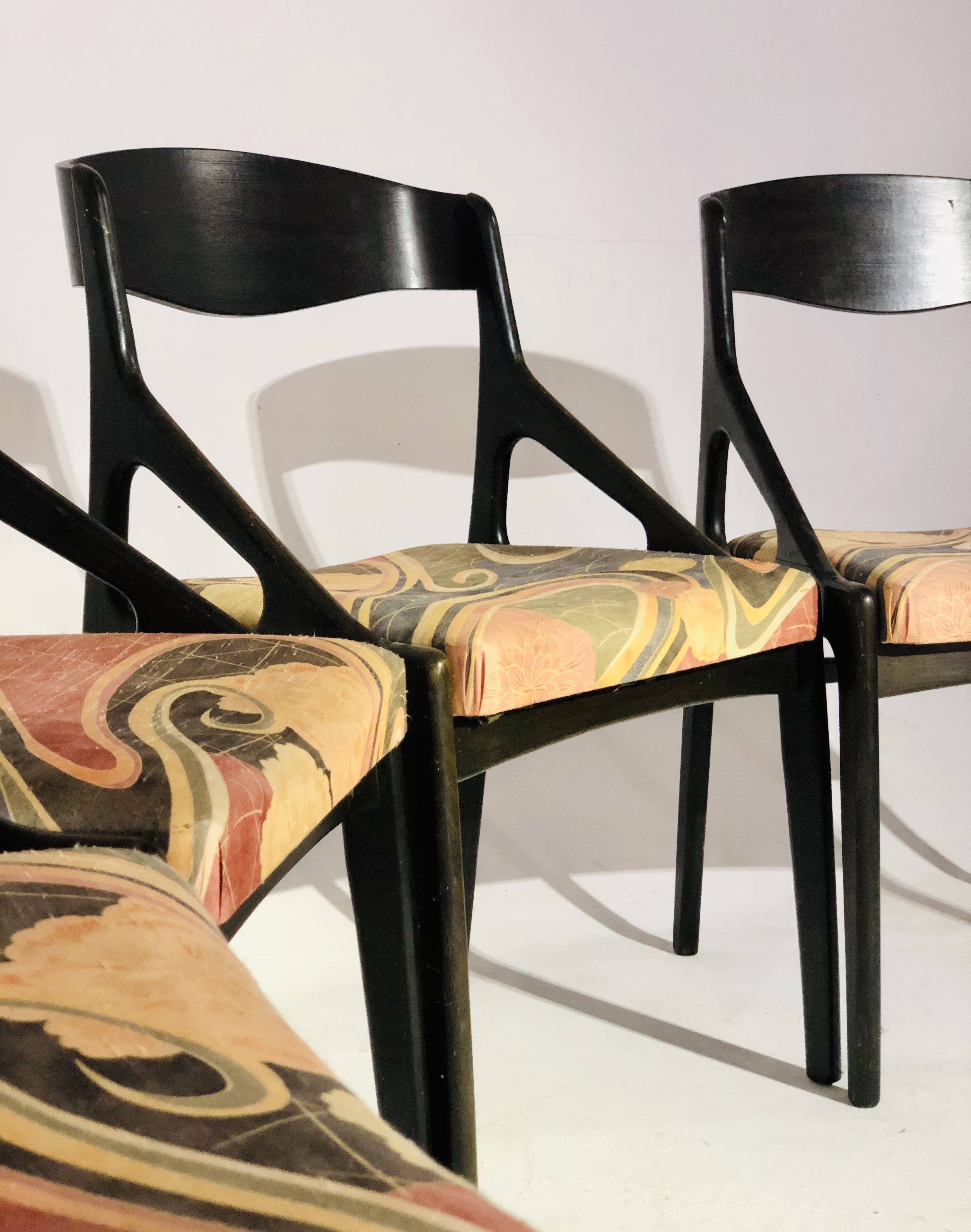 Set of 4 Baumann chairs in 1980 fabric with black wooden base