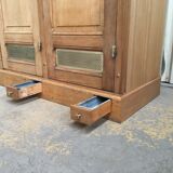 bank of France's cloakroom in oak year 40