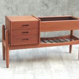 Sidebaord teak with planter by A. W. Iversen to Vinde Møbelfabrik, 1960