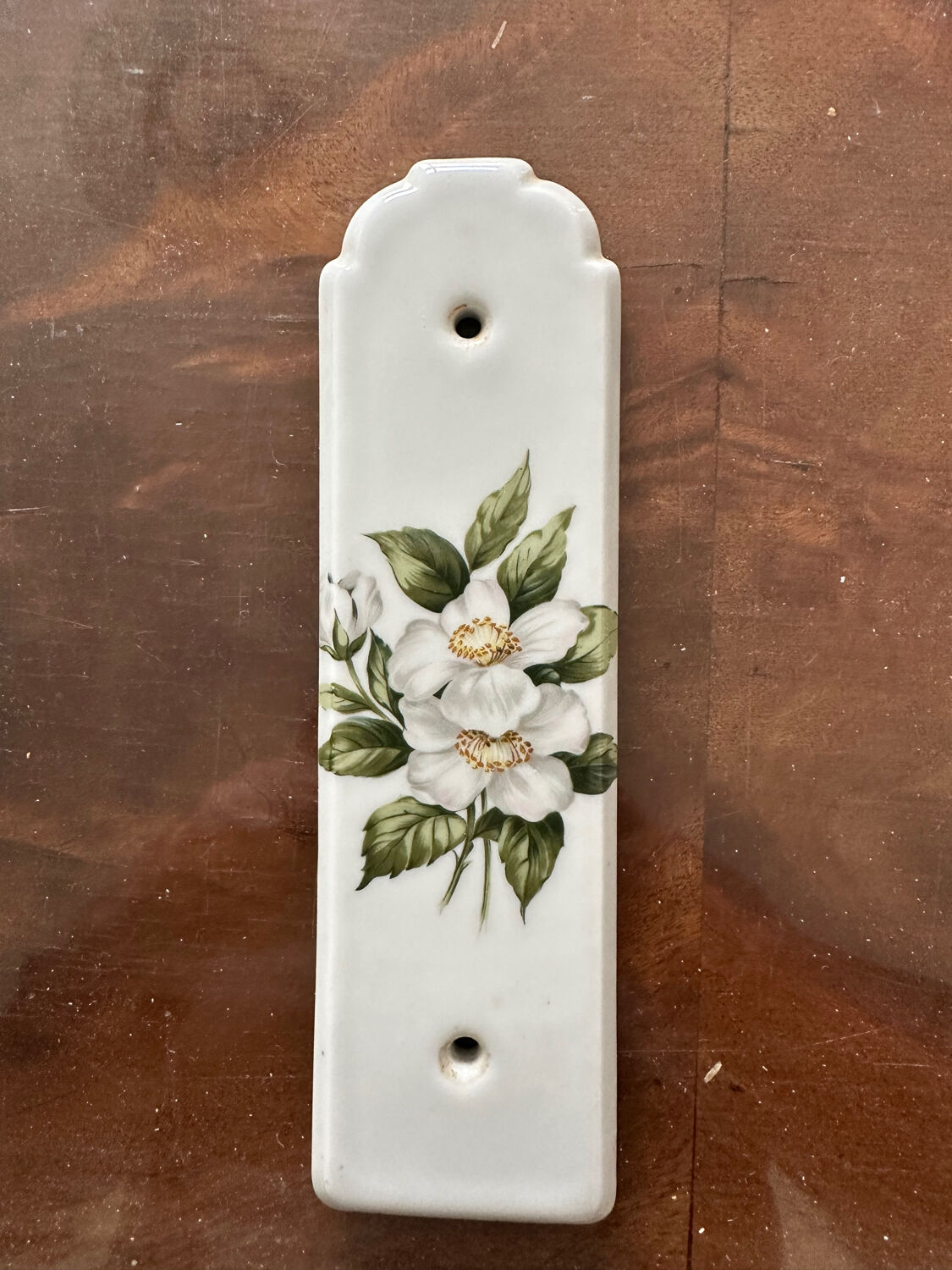 Paris porcelain bathroom set