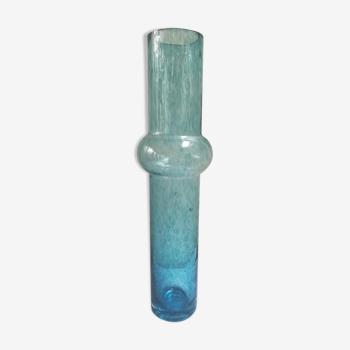 Vase en verre de couleur bleu XXème