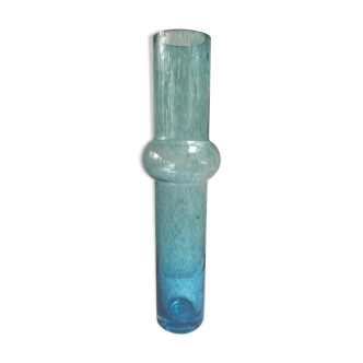 Vase en verre de couleur bleu XXème