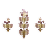 Trio / Ensemble de 3 appliques "Grand Hotel" par Barovier & Toso, Murano, Italie, années 1950. Verre vénitien avec de la poussière d'or et des fleurs en verre violet.