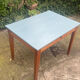 Petite table de ferme ou bureau vintage 1940