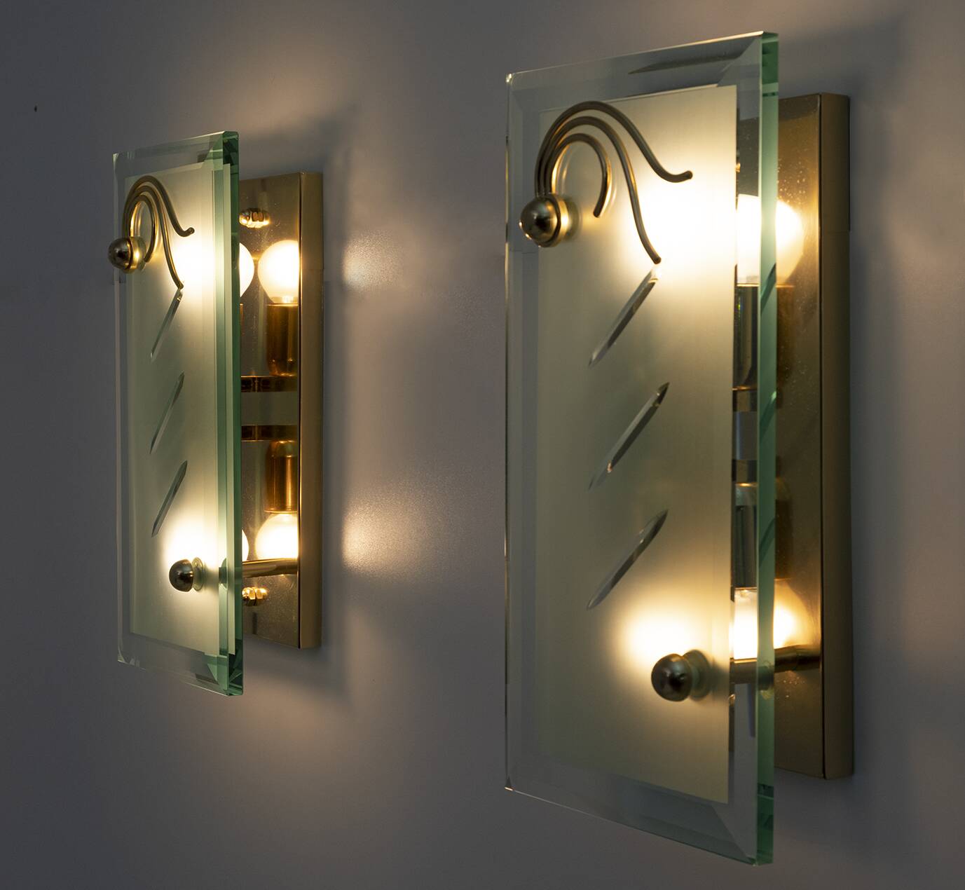 Pair of Mid-Century Modern Italian Crystal and Brass Sconces, 1970s